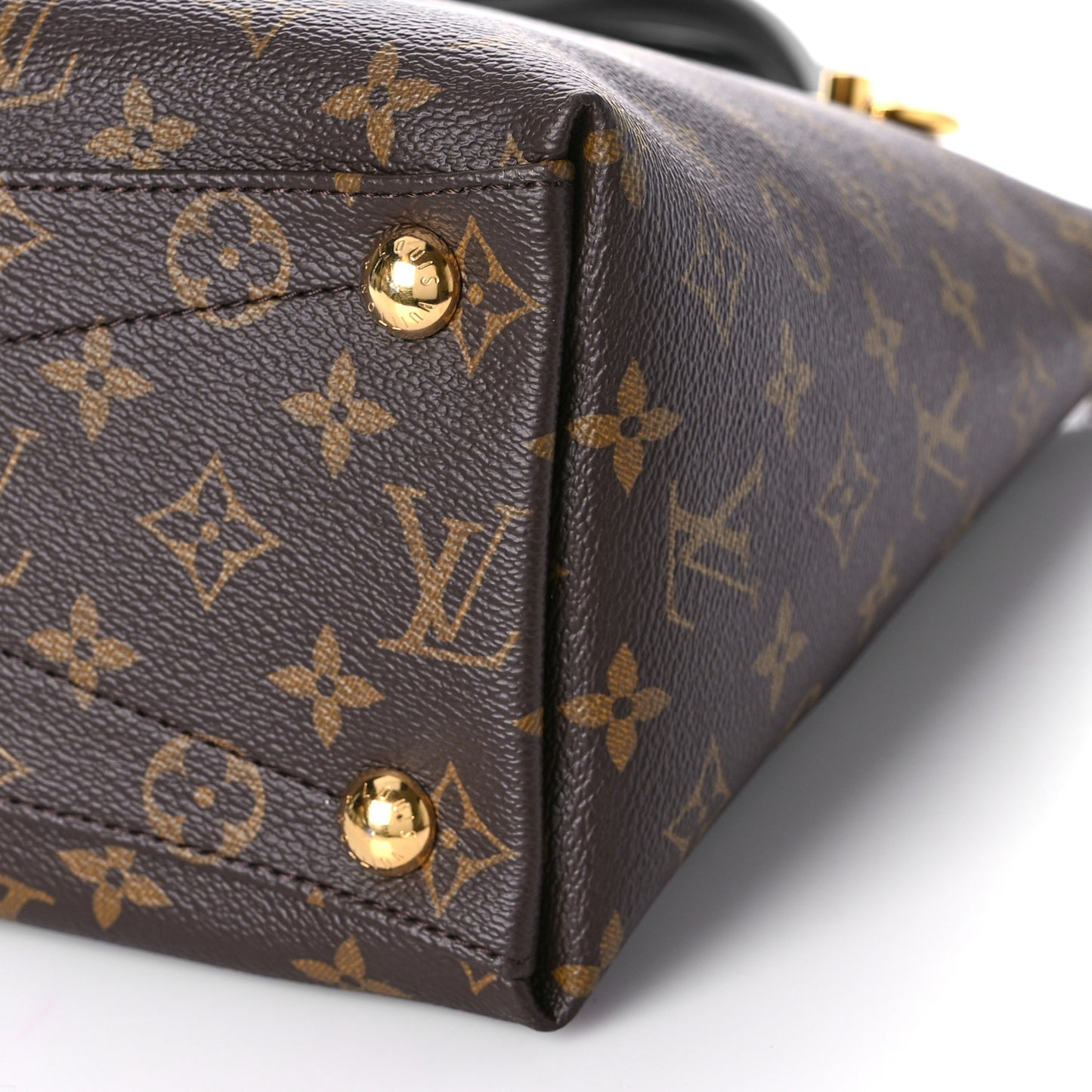 Monogram V Tote MM Bordeaux