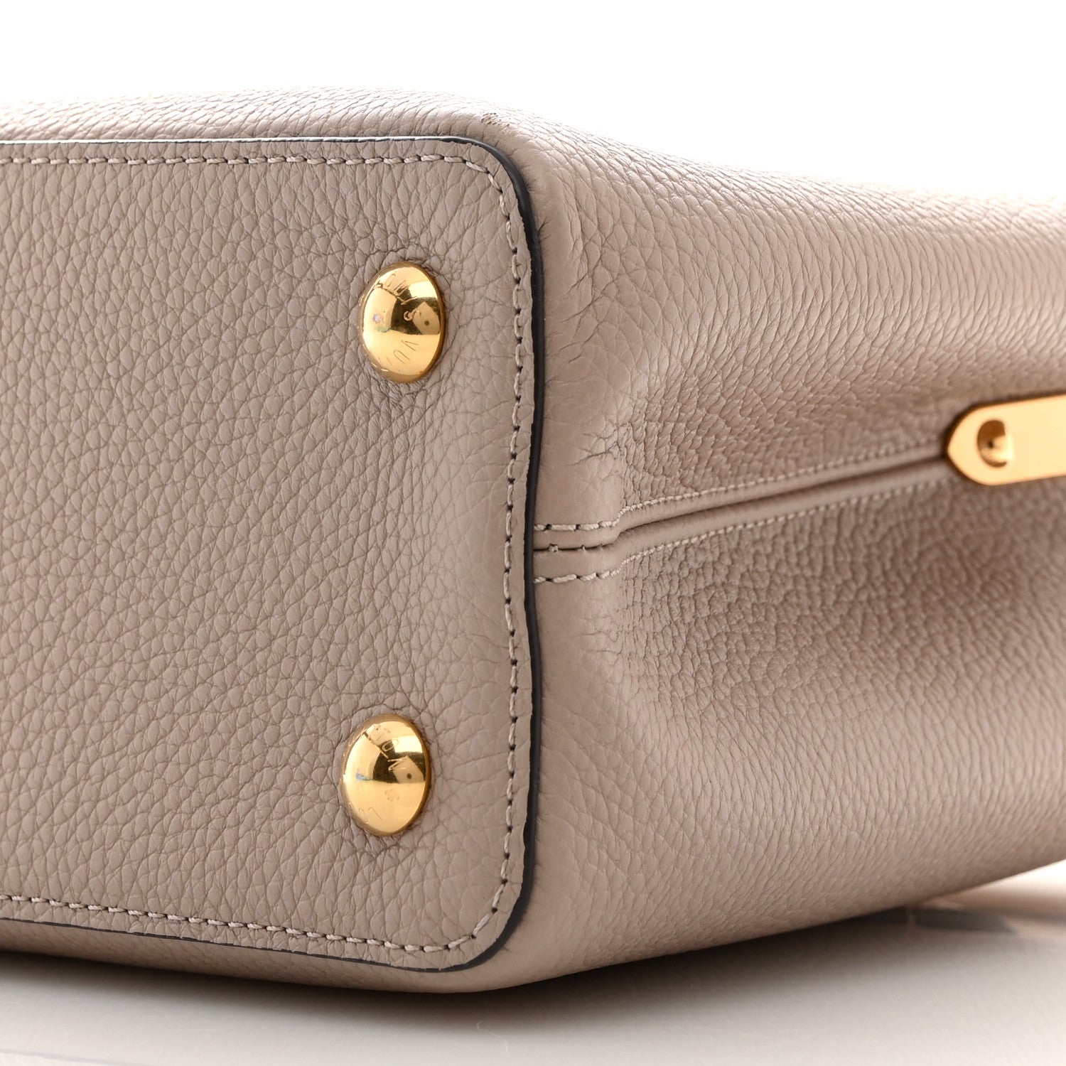 Louis Vuitton Taurillon Capucines MM Galet 9 of 10