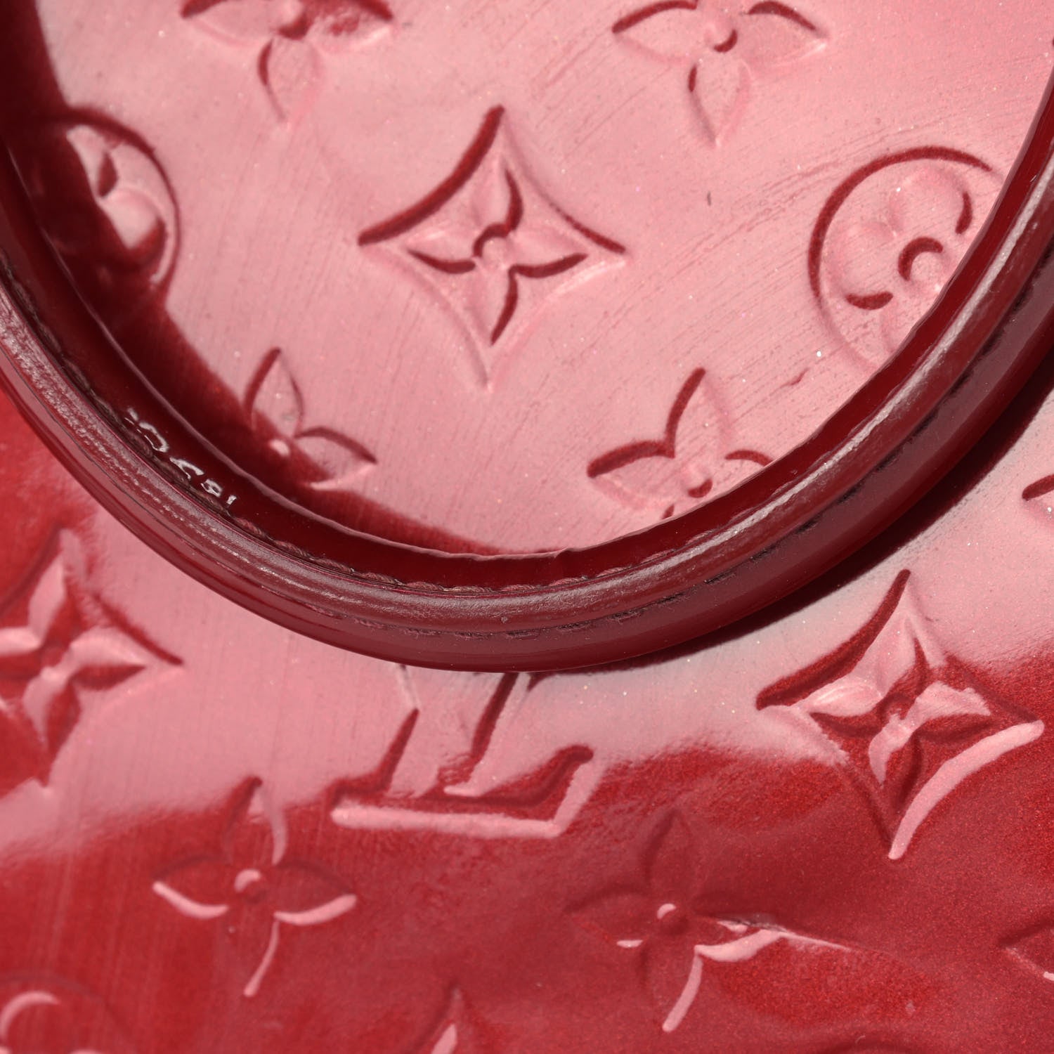 Louis Vuitton Vernis Alma GM Pomme D'Amour 20 of 22