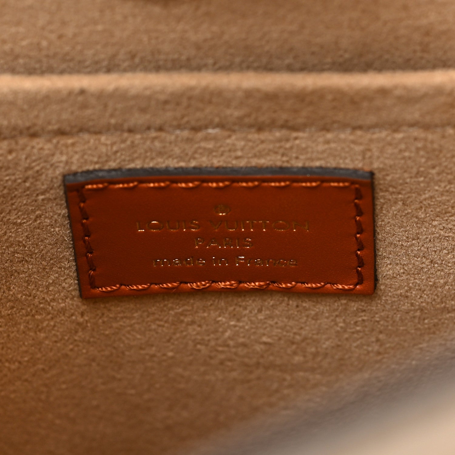 Louis Vuitton Calfskin Monogram Tufting On My Side Galet 6 of 9