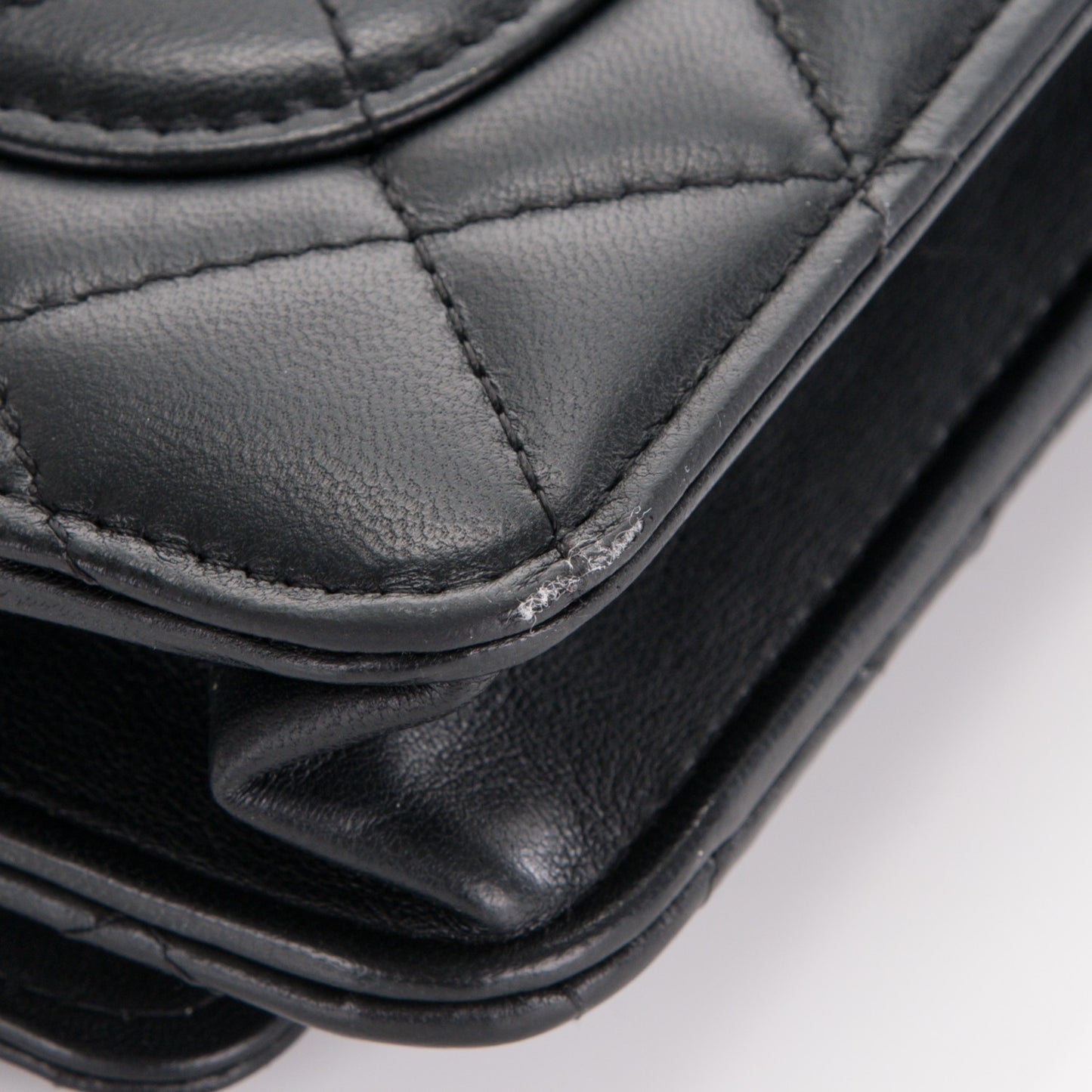 Lambskin Quilted Wallet On Chain WOC Black