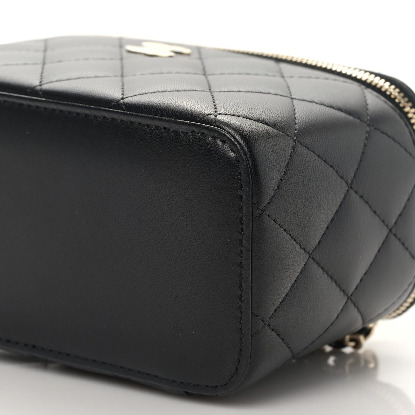 Lambskin Quilted Small Top Handle Vanity Case With Chain Black