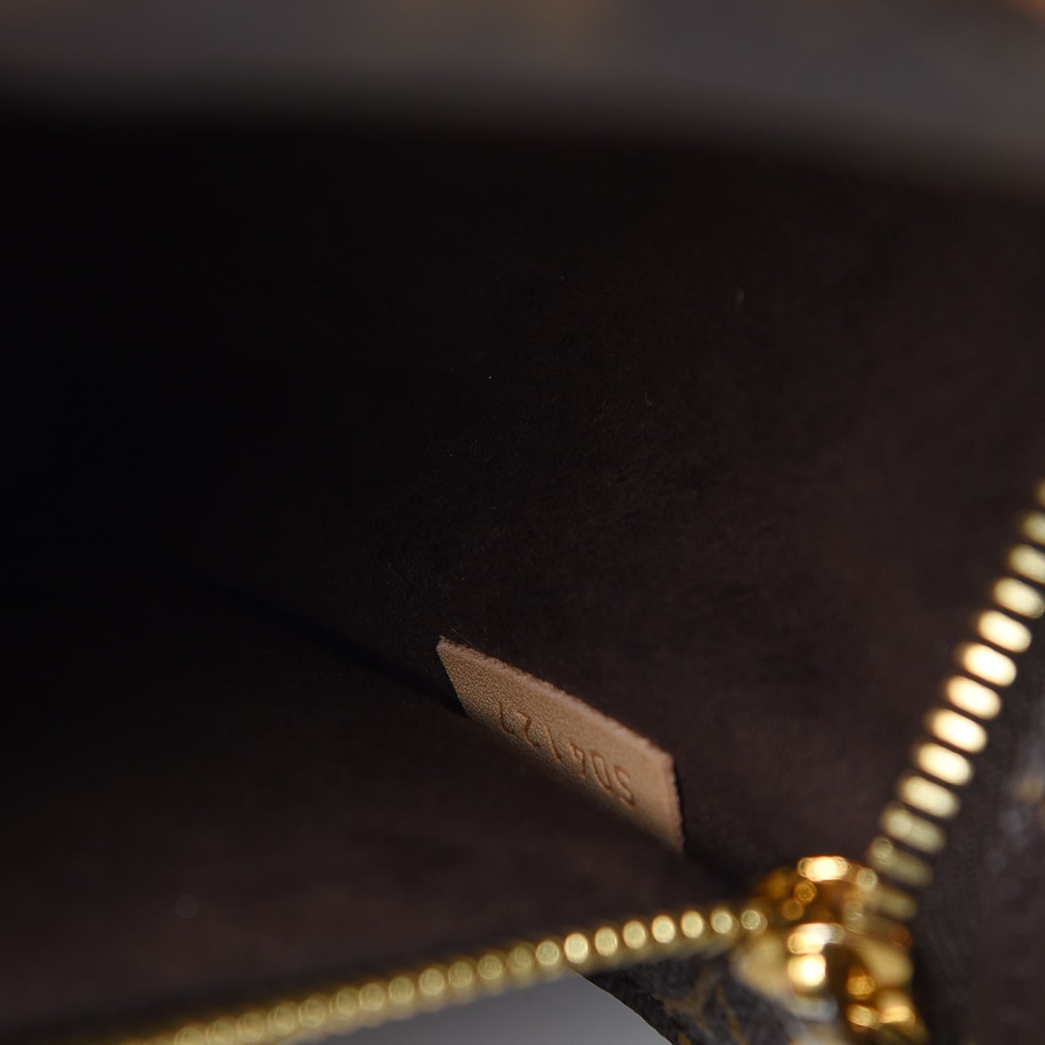 Louis Vuitton Monogram Pochette Metis 9 of 9