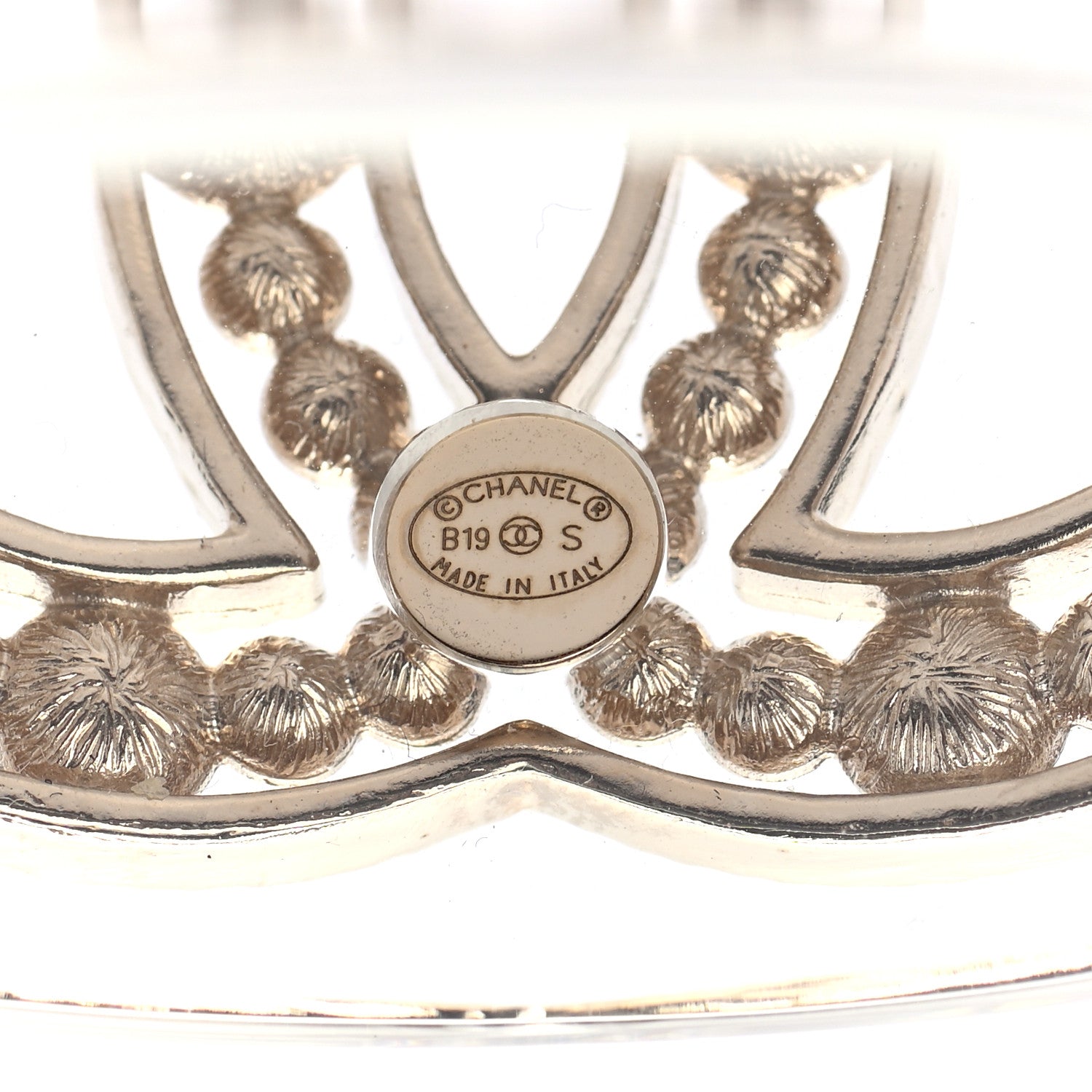 Chanel Transparent Pearl Crystal CC Cuff Golden Pearly White 4 of 4