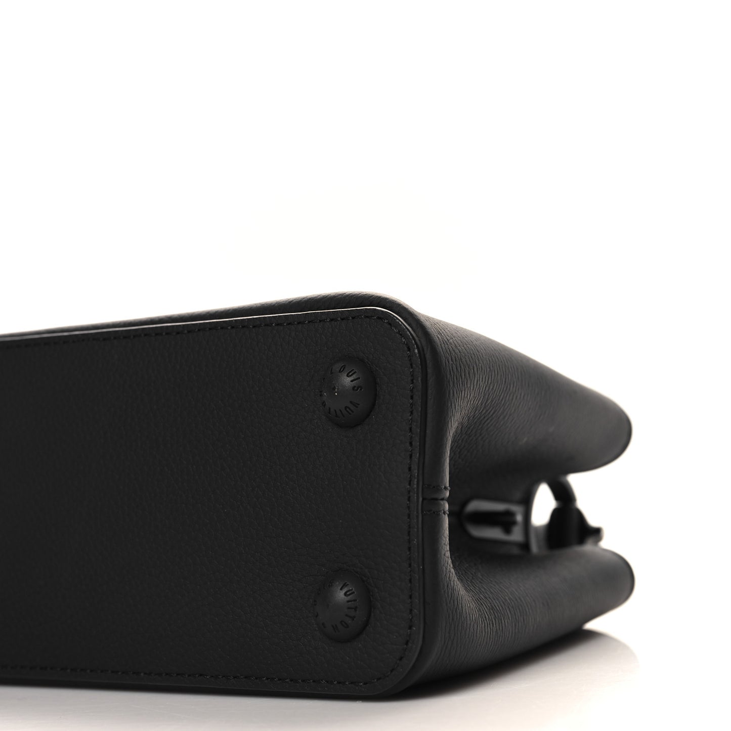 Taurillon Capucines East West MM Matte Black