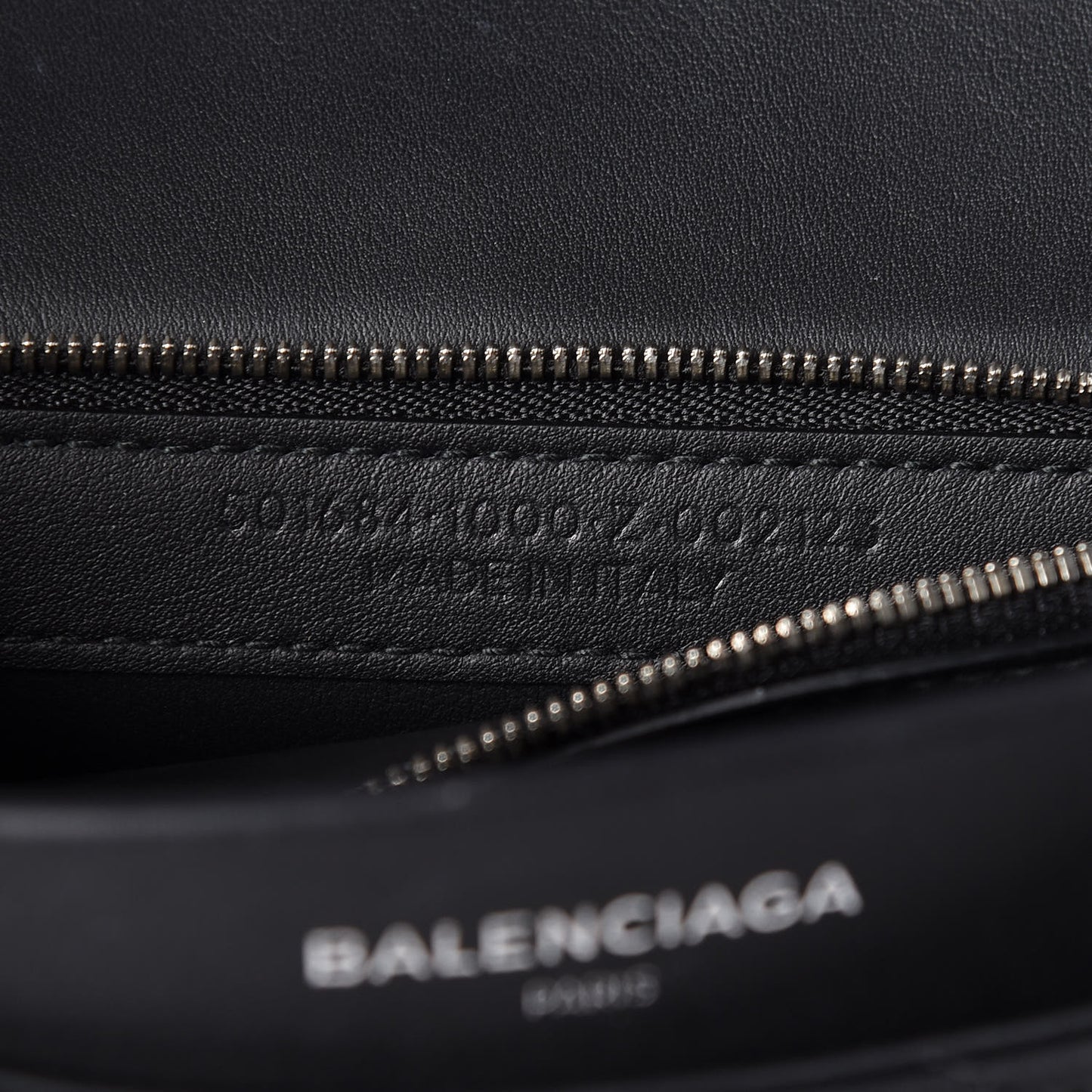 Calfskin Logo Matelasse M BB Chain Shoulder Bag Black