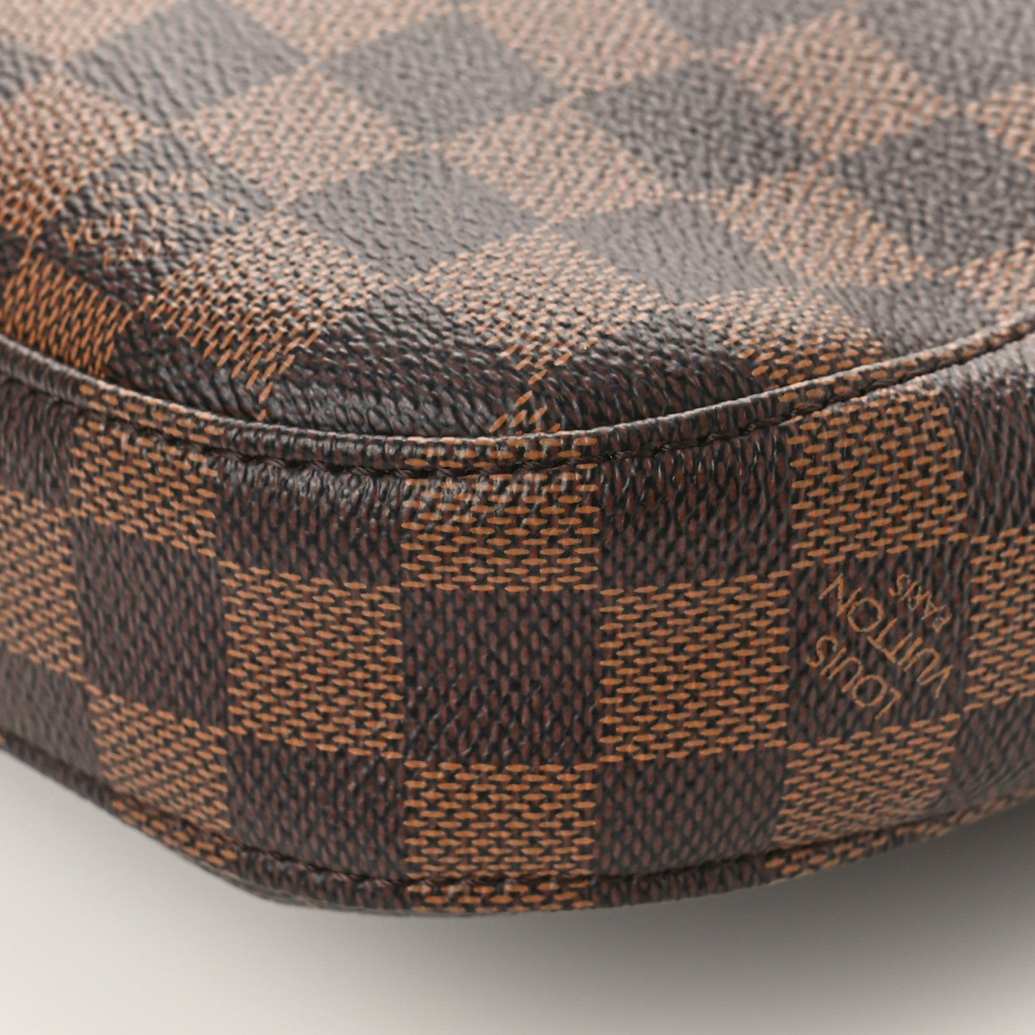 Louis Vuitton Damier Ebene South Bank Besace 9 of 9