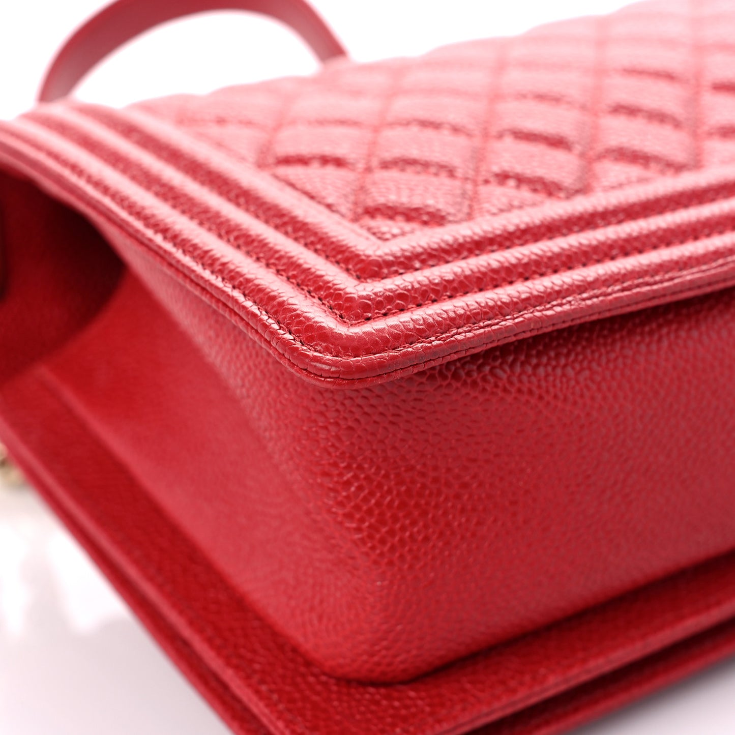 Caviar Quilted Medium Boy Flap Red