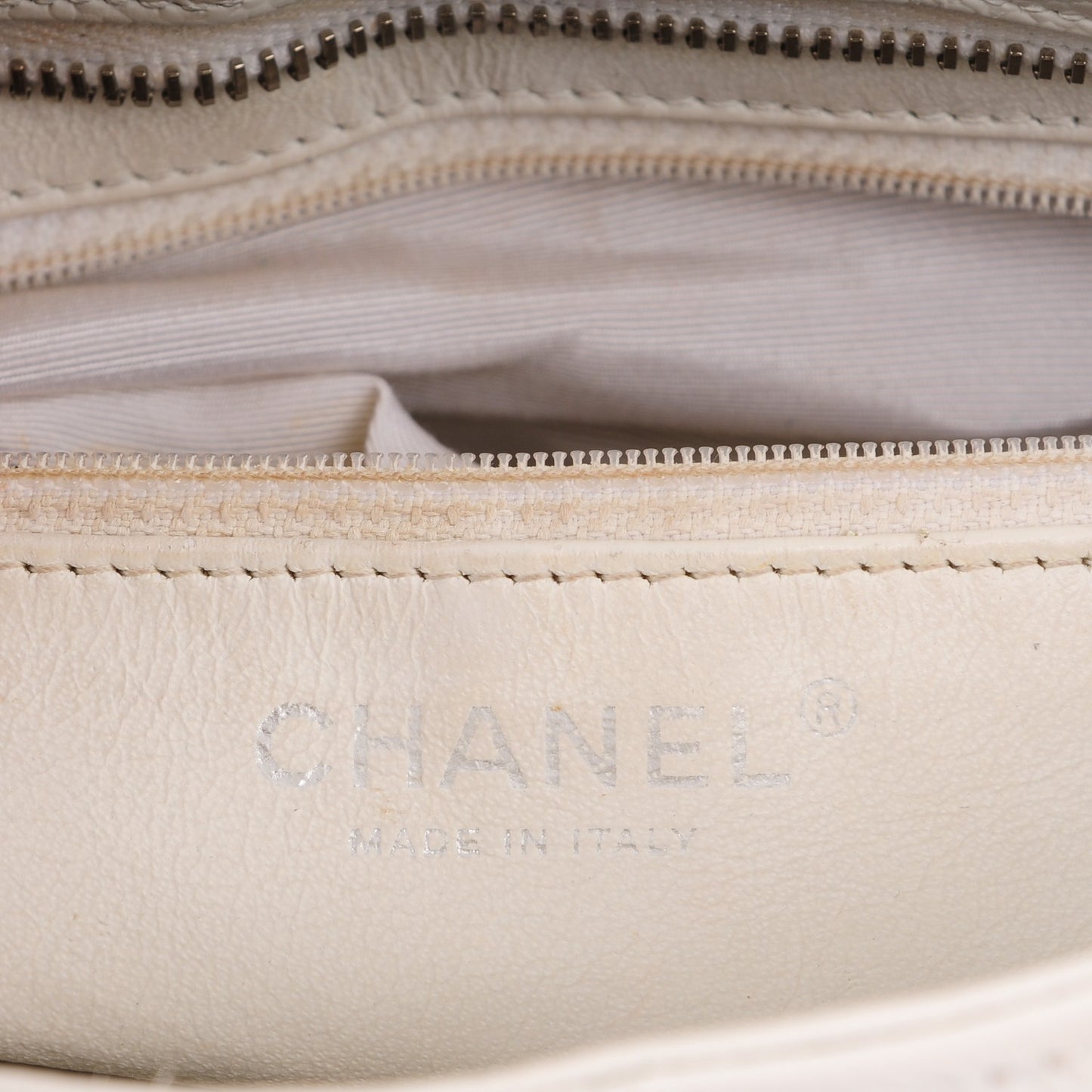 Caviar Quilted Medallion Tote White