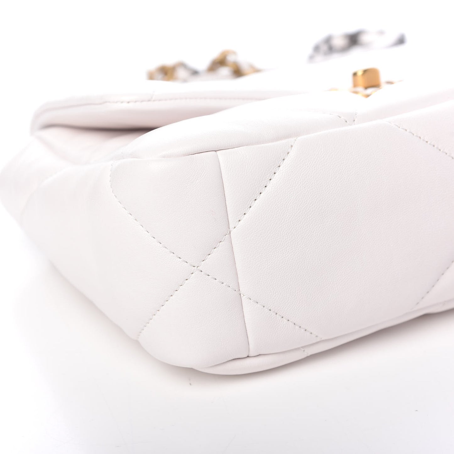 Lambskin Quilted Medium Chanel 19 Flap White