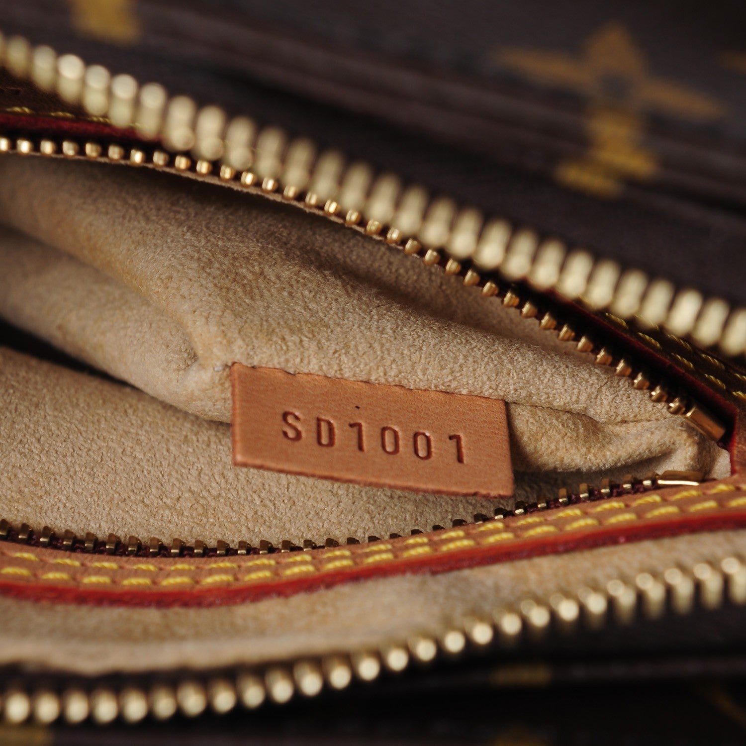 Louis Vuitton Monogram Looping MM 7 of 7