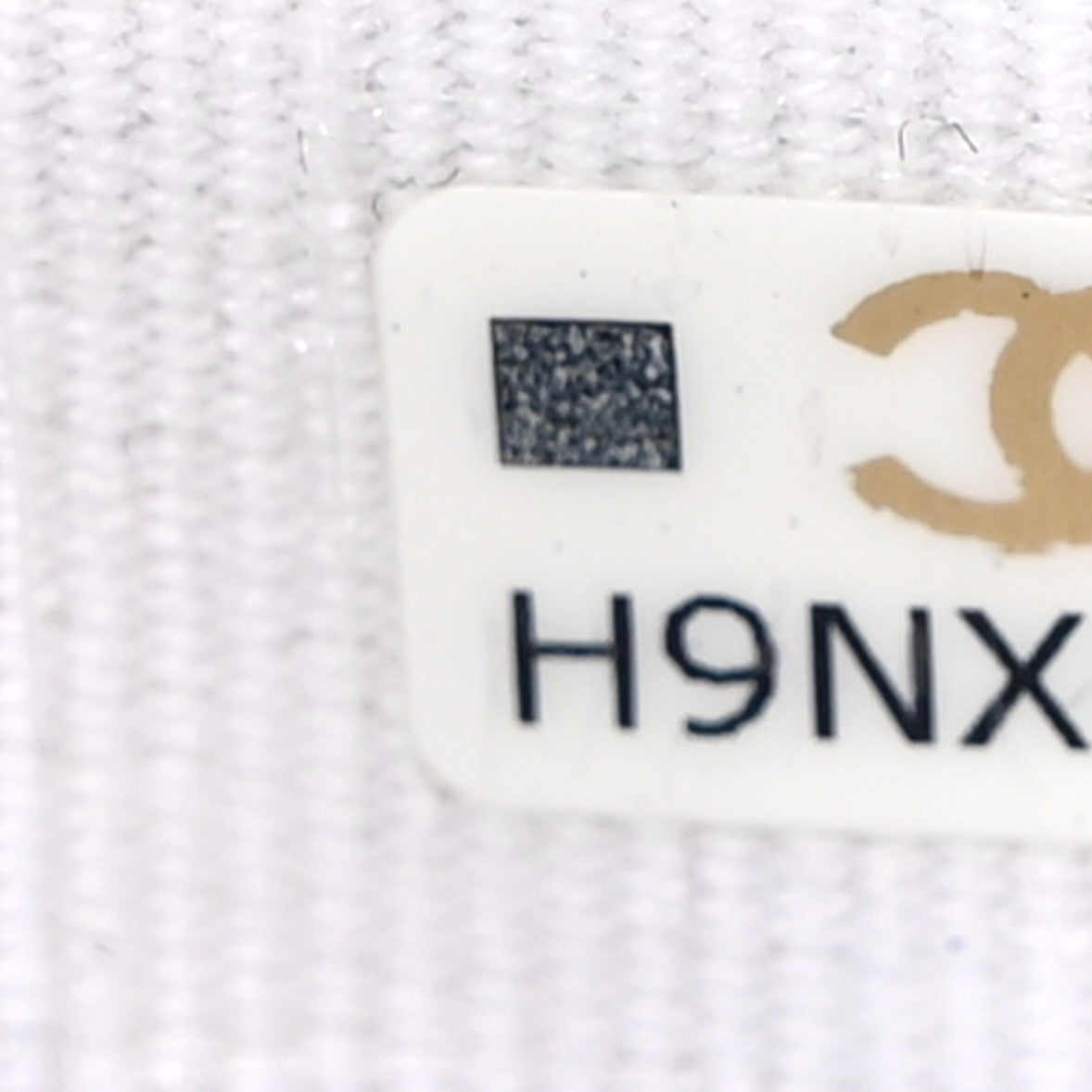 Caviar Metal Perforated Quilted CC Flap Card Holder White