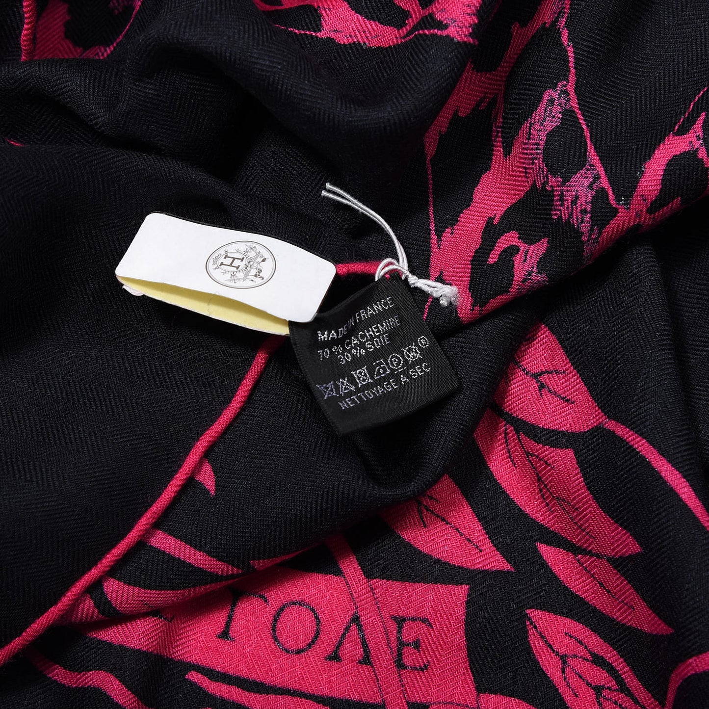 Cashmere Silk Jungle Love Tattoo Shawl 140 Black Rose Vif