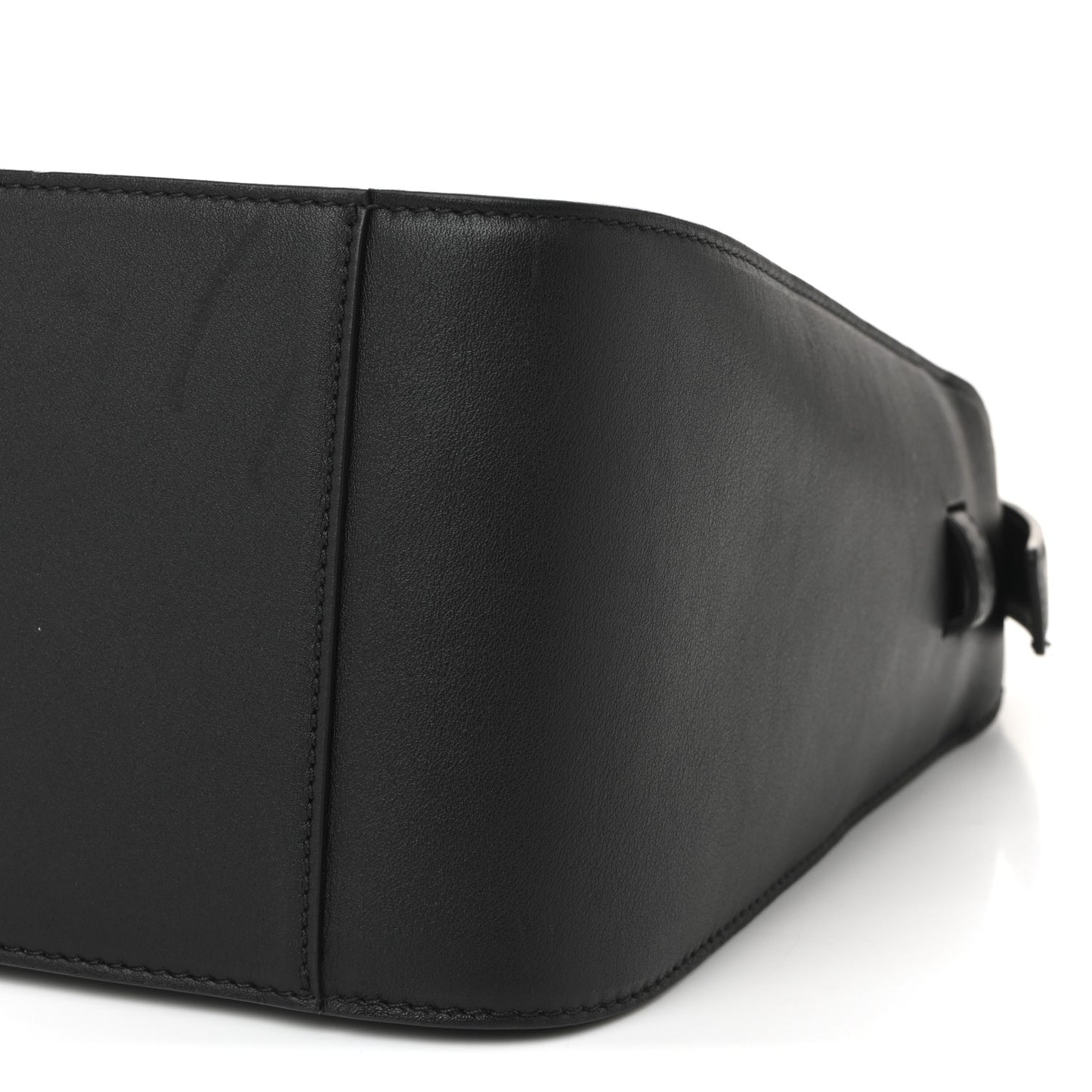 Calfskin Ottomar Medium Aren Flap Hobo Black