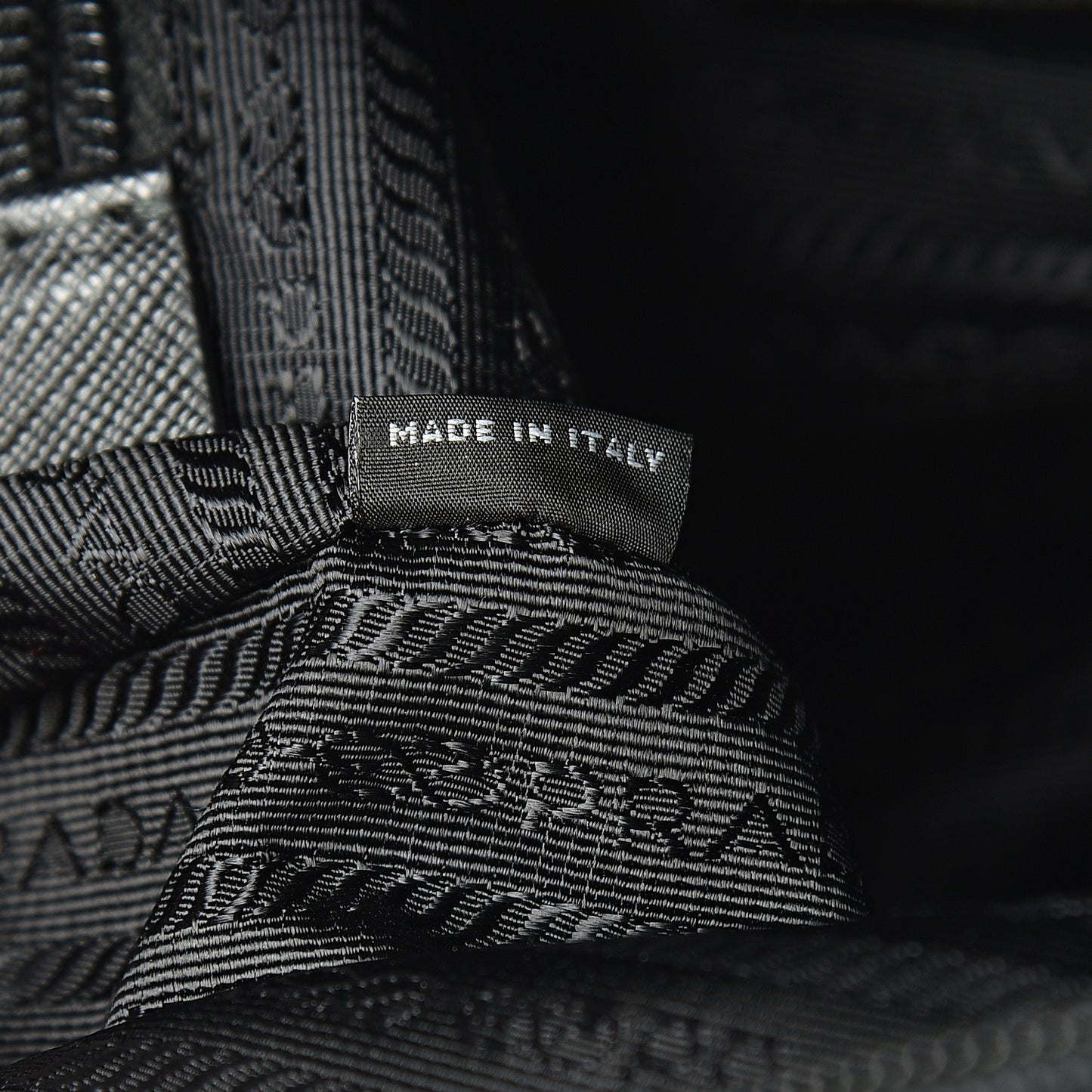 Nylon Flat Messenger Bag Black