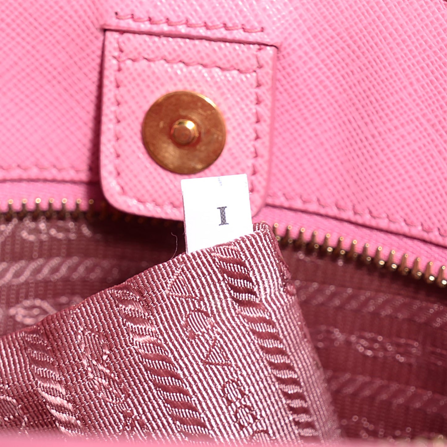 Saffiano Lux Medium Tote Begonia