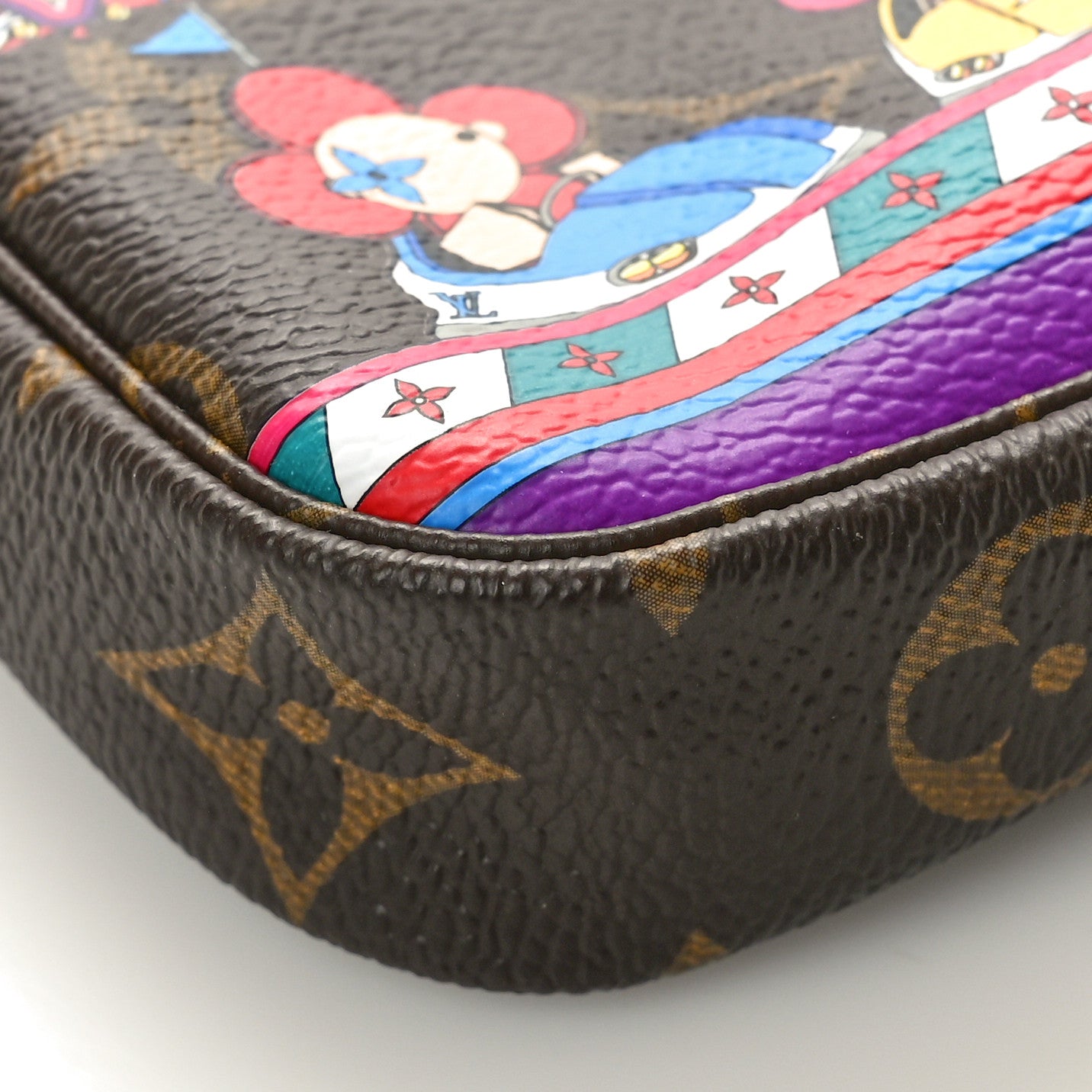 Monogram 2020 Christmas Animation Bumper Cars Mini Pochette Accessories Coquelicot