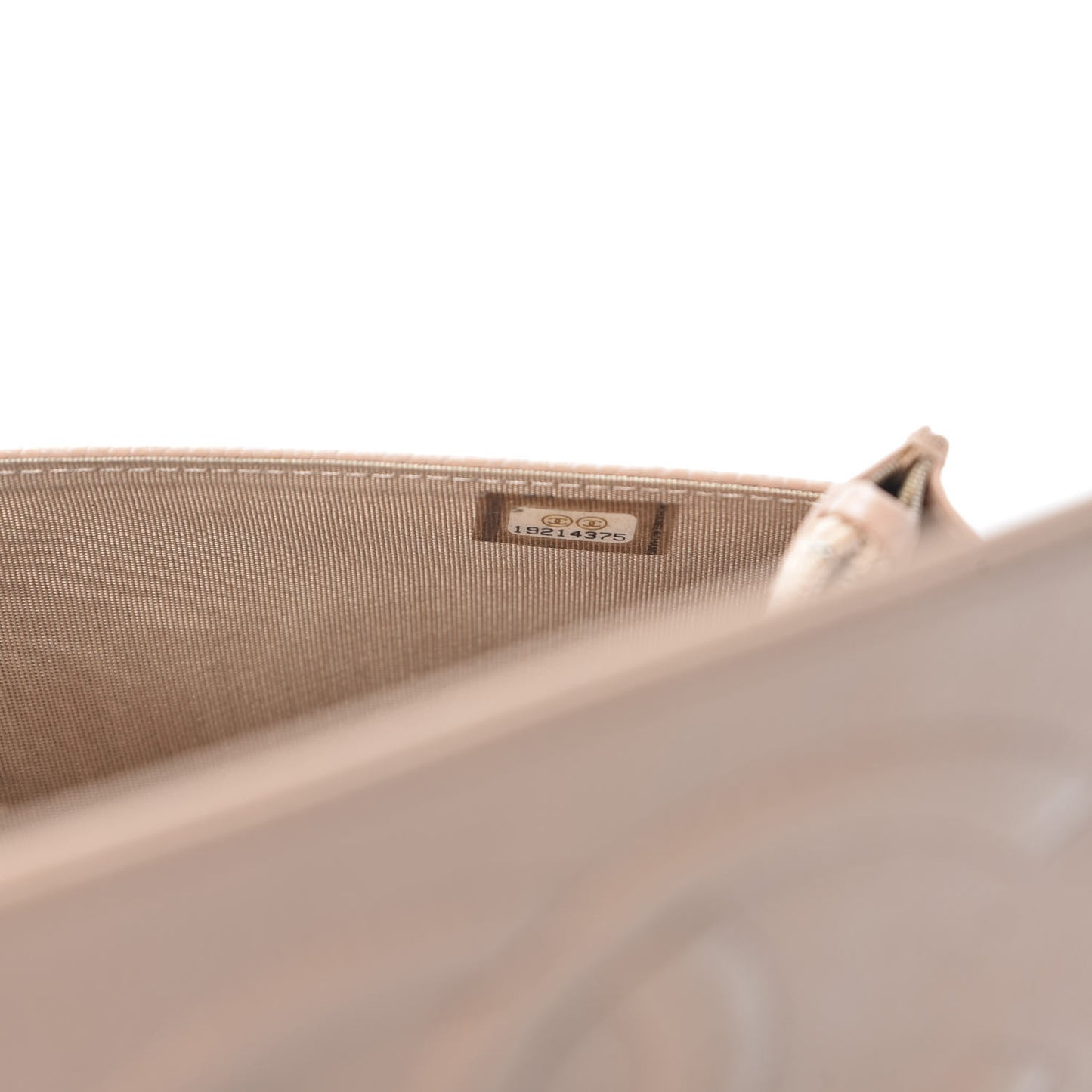 Caviar Timeless CC Wallet on Chain WOC Beige
