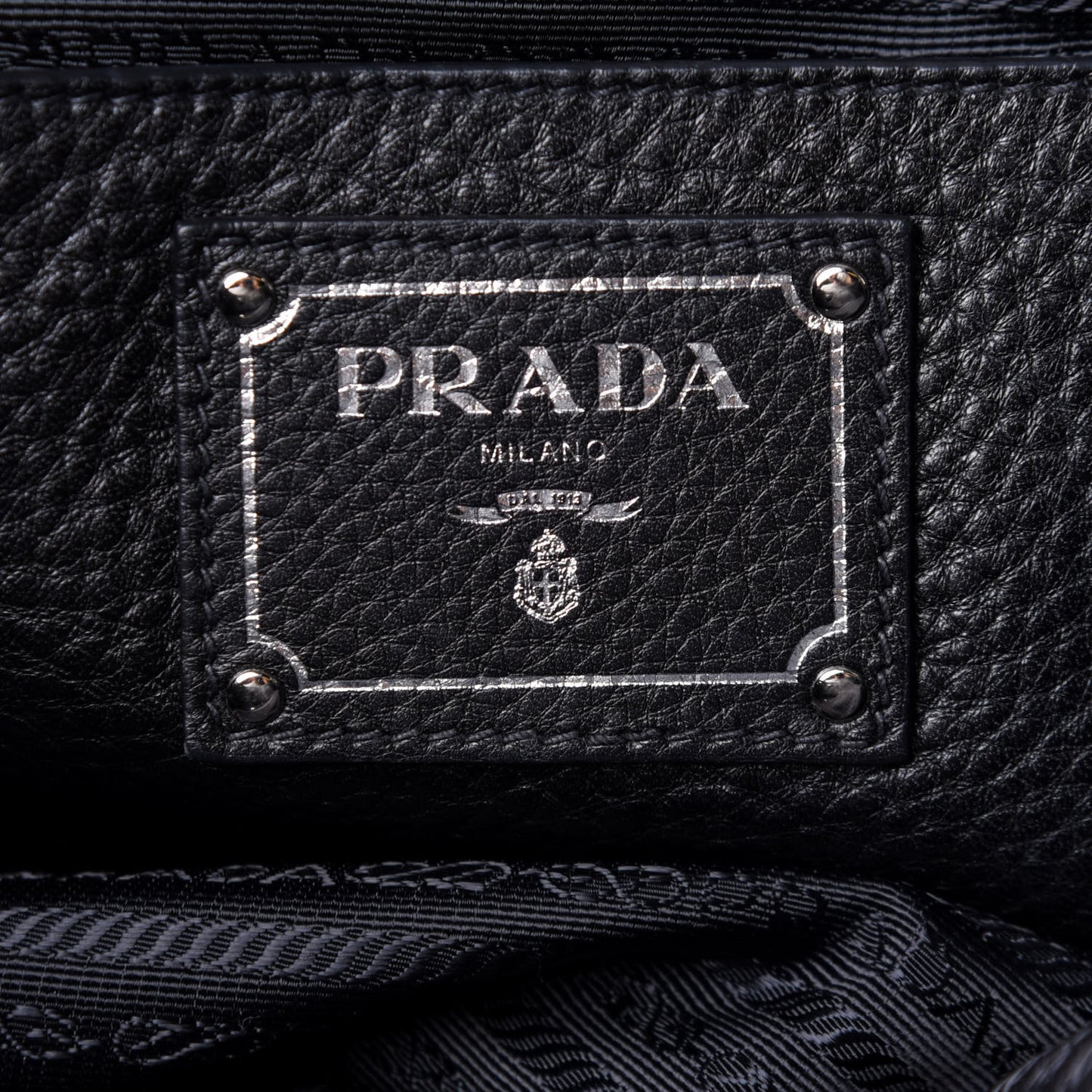 Vitello Daino Shopping Tote Black