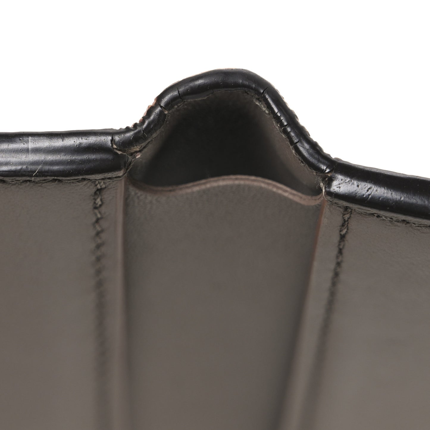 Taurillon Capucines Compact Wallet Magnolia