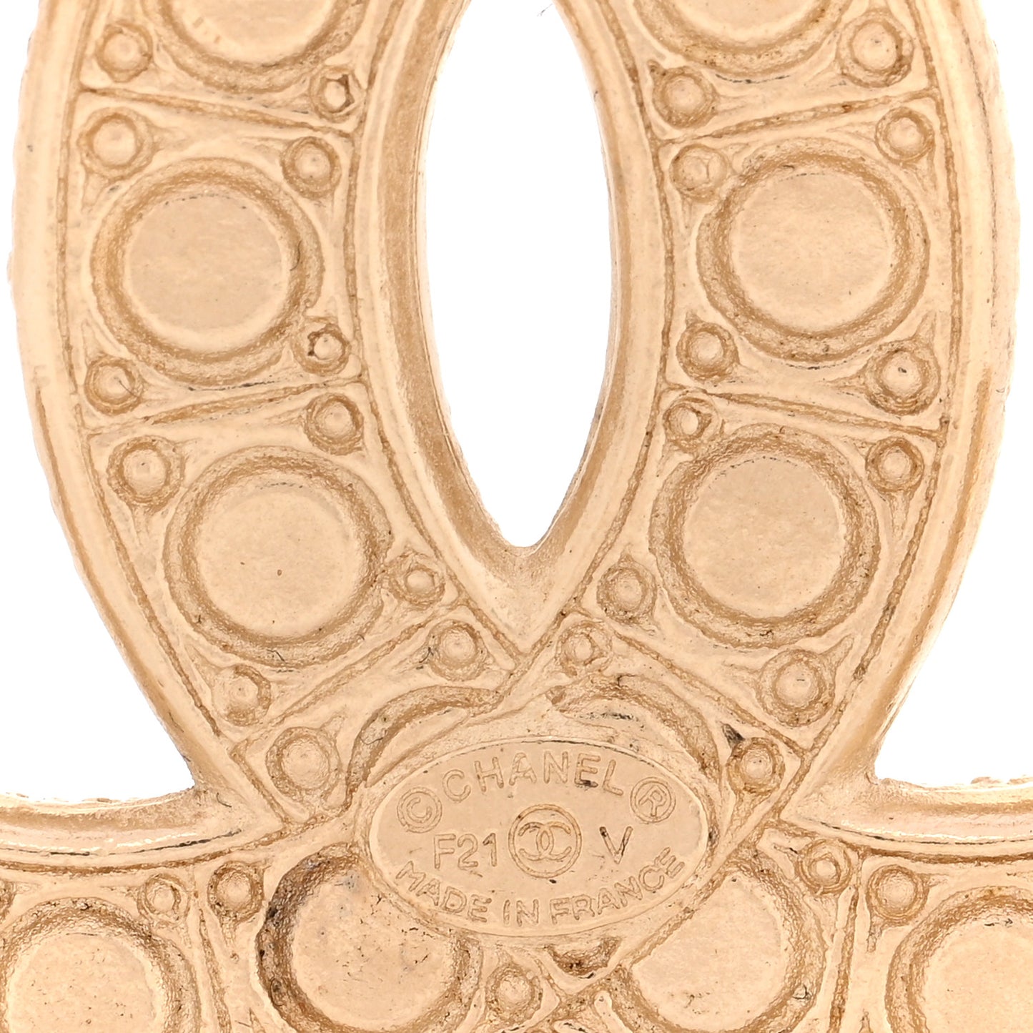 Metal Crystal Graduated Pearl CC Brooch Gold