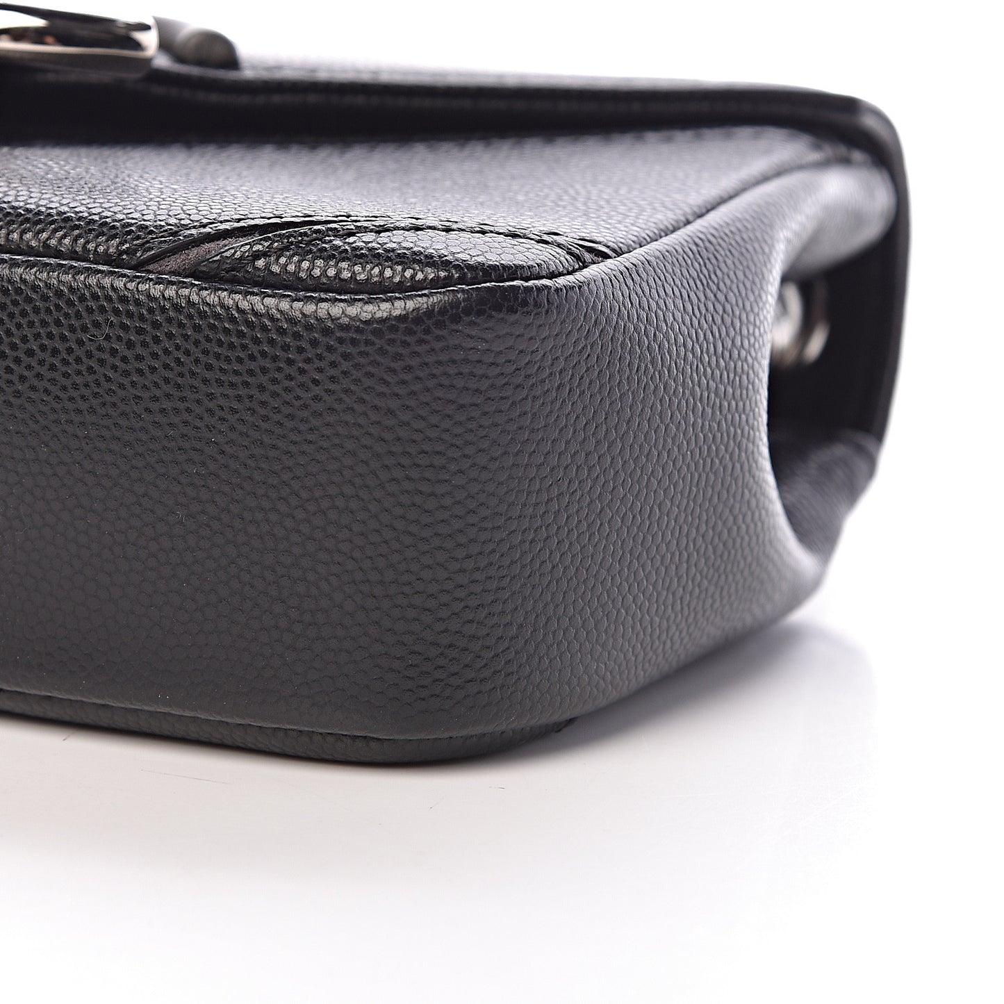 Caviar Macro Chevron Small Single Flap Black