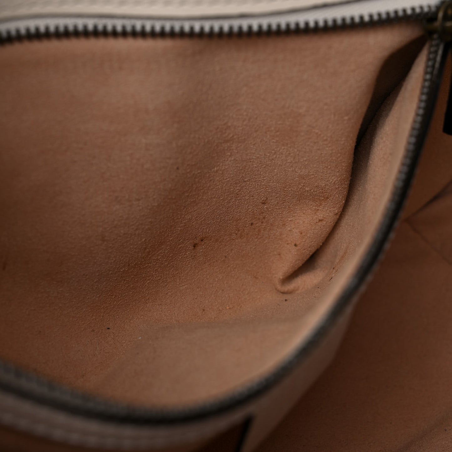 Calfskin Matelasse Small GG Marmont Shoulder Bag White