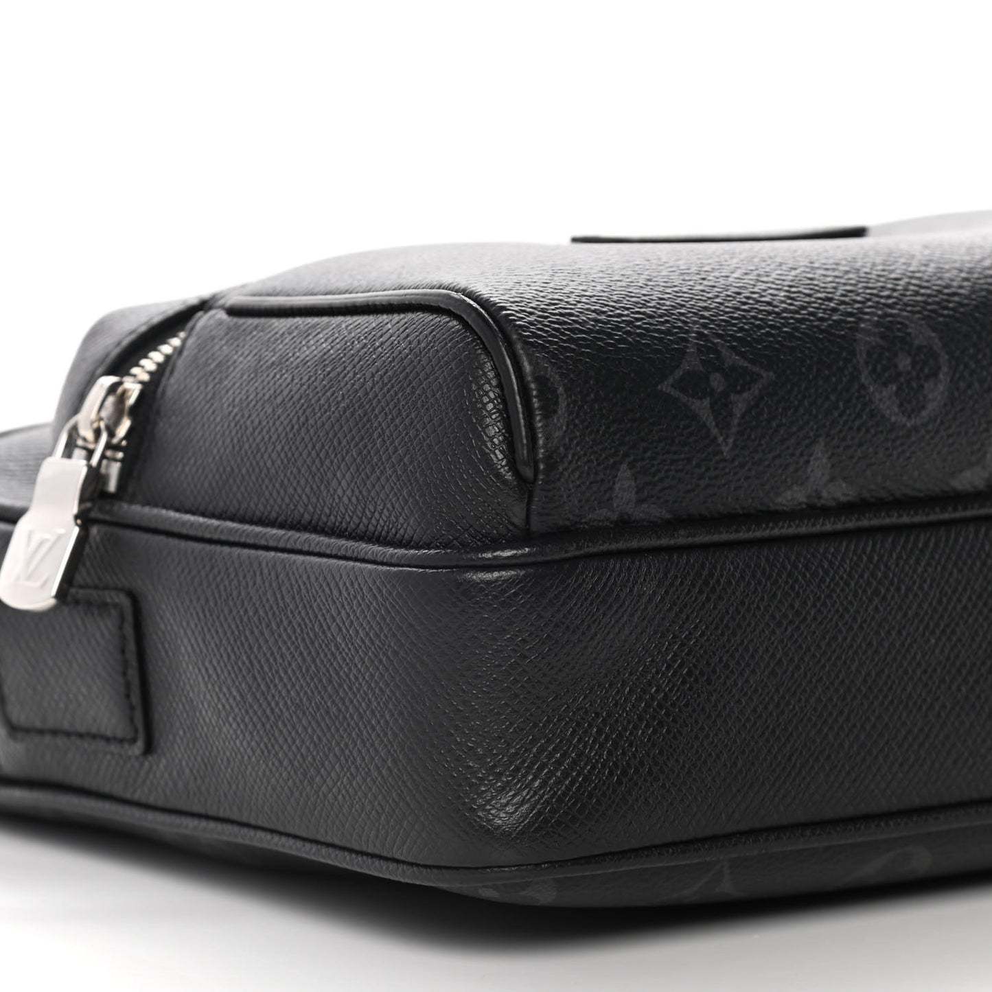 Taiga Monogram Eclipse Outdoor Messenger Black