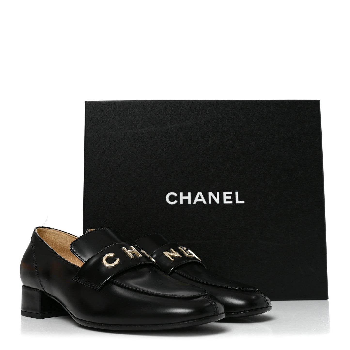 Shiny Calfskin Logo Loafers 36.5 Black