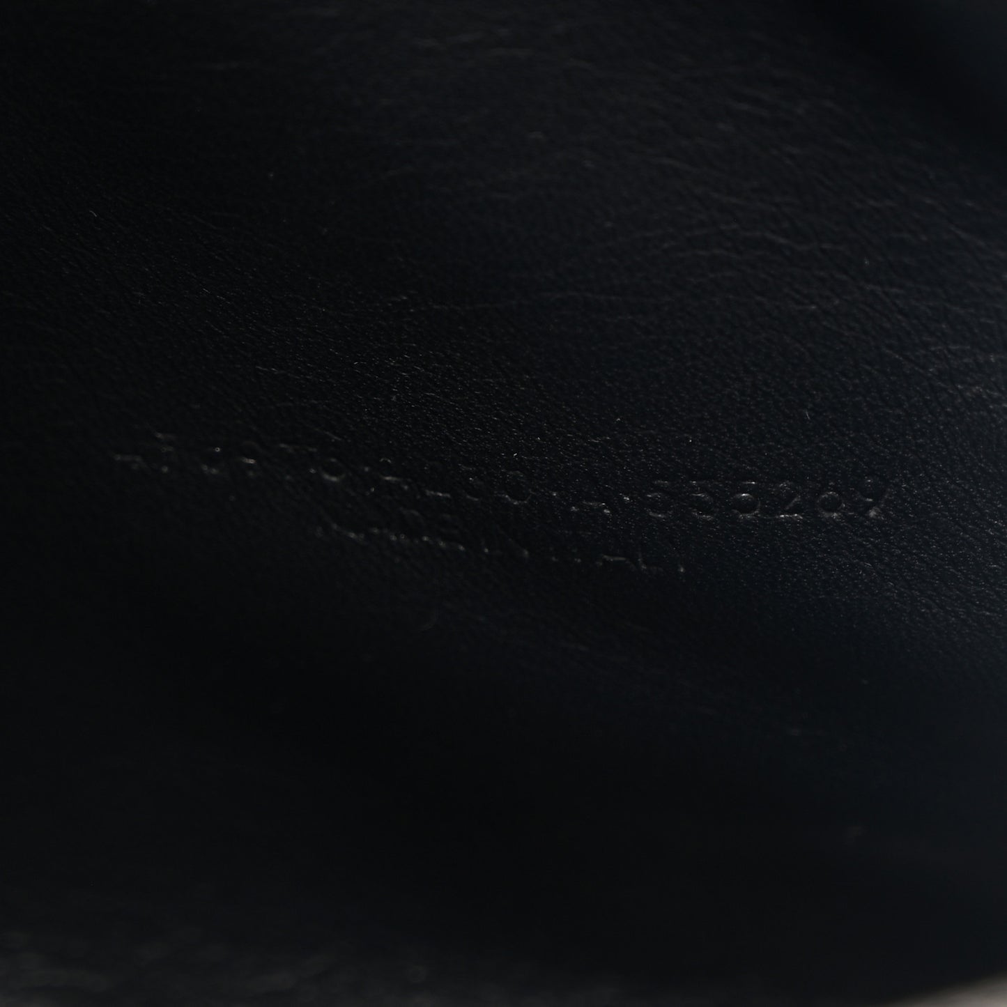 Calfskin M Triangle Pouch Bleu Persan