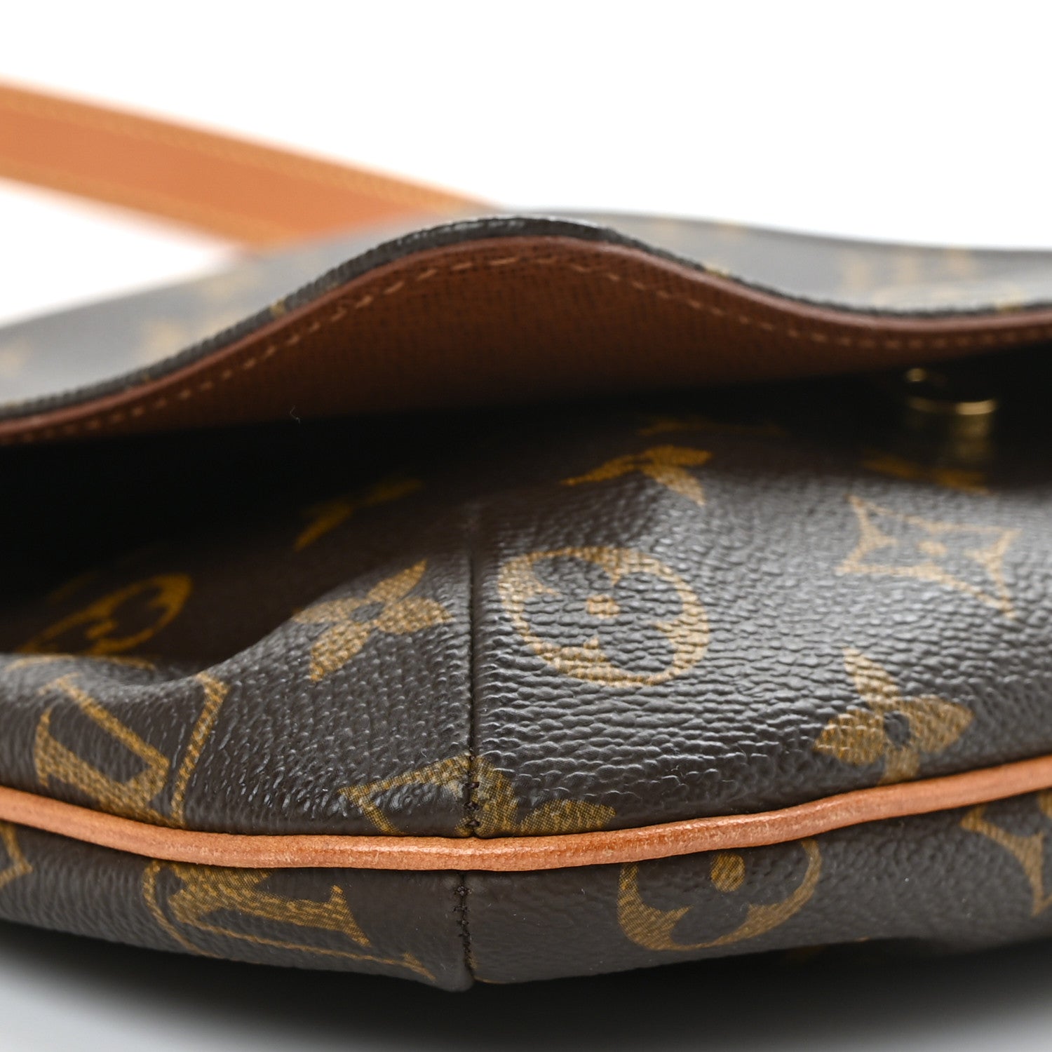Louis Vuitton Monogram Musette Salsa 7 of 8
