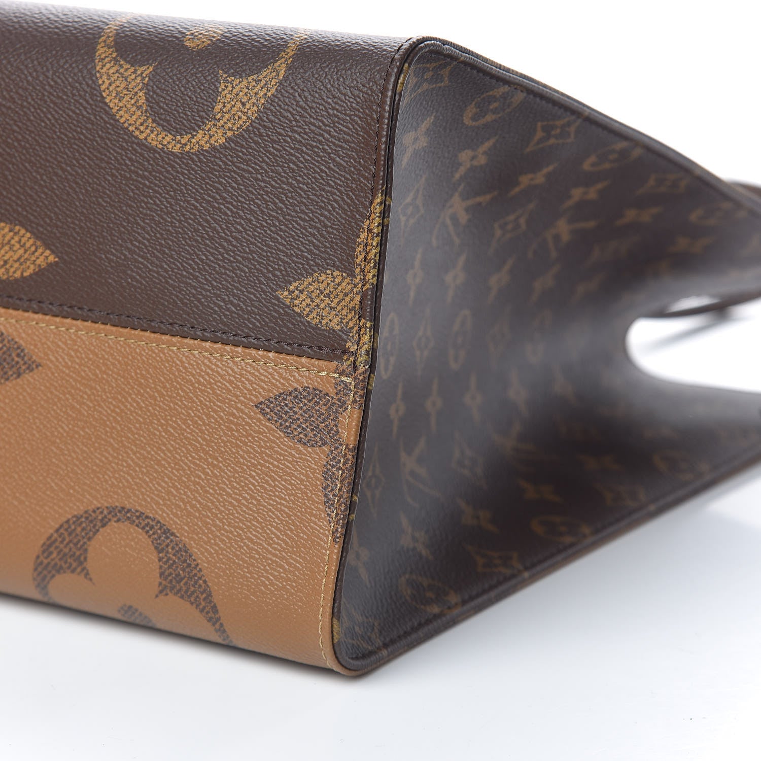 Louis Vuitton Reverse Monogram Giant Onthego GM 9 of 11