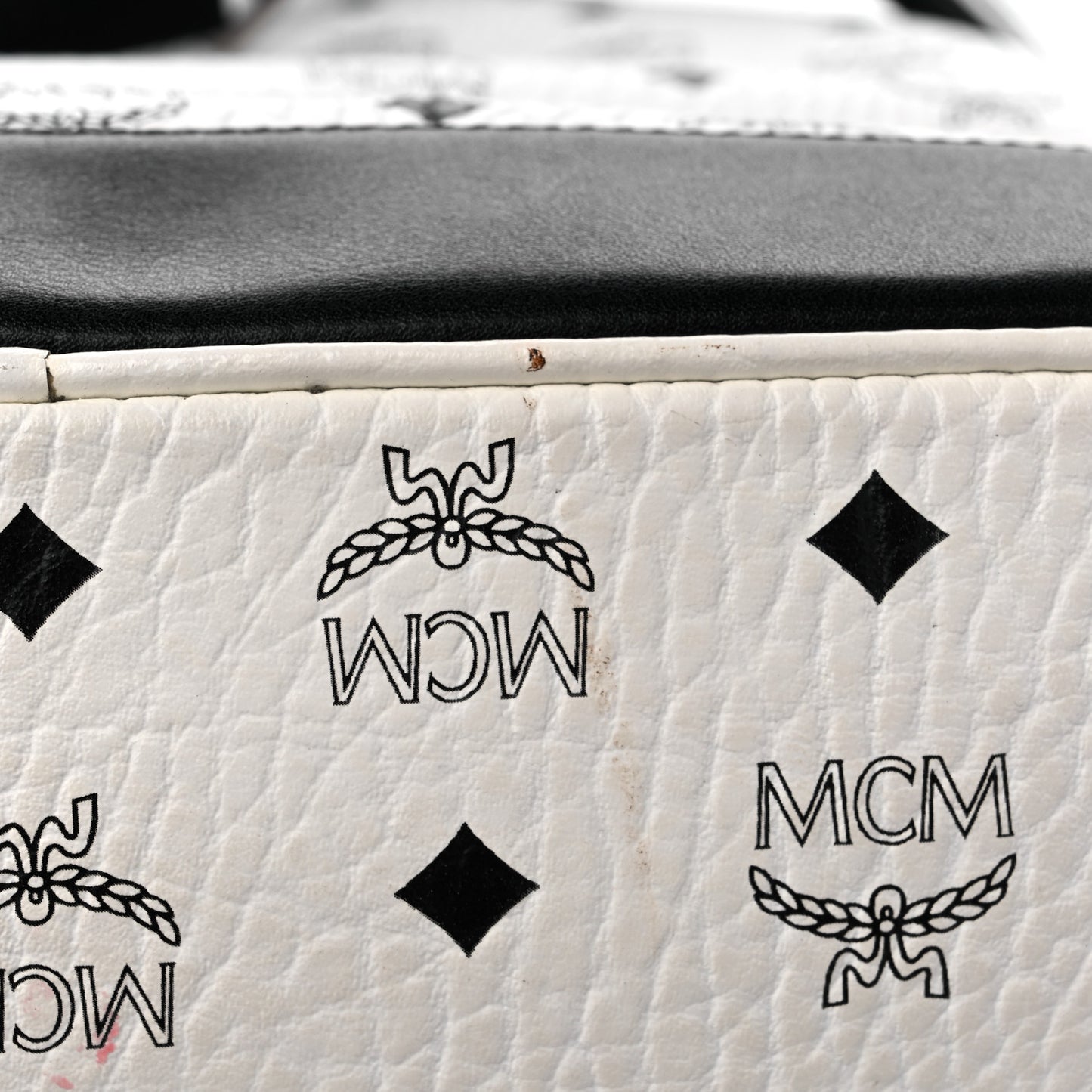 Visetos Medium Side Studs Stark Backpack White