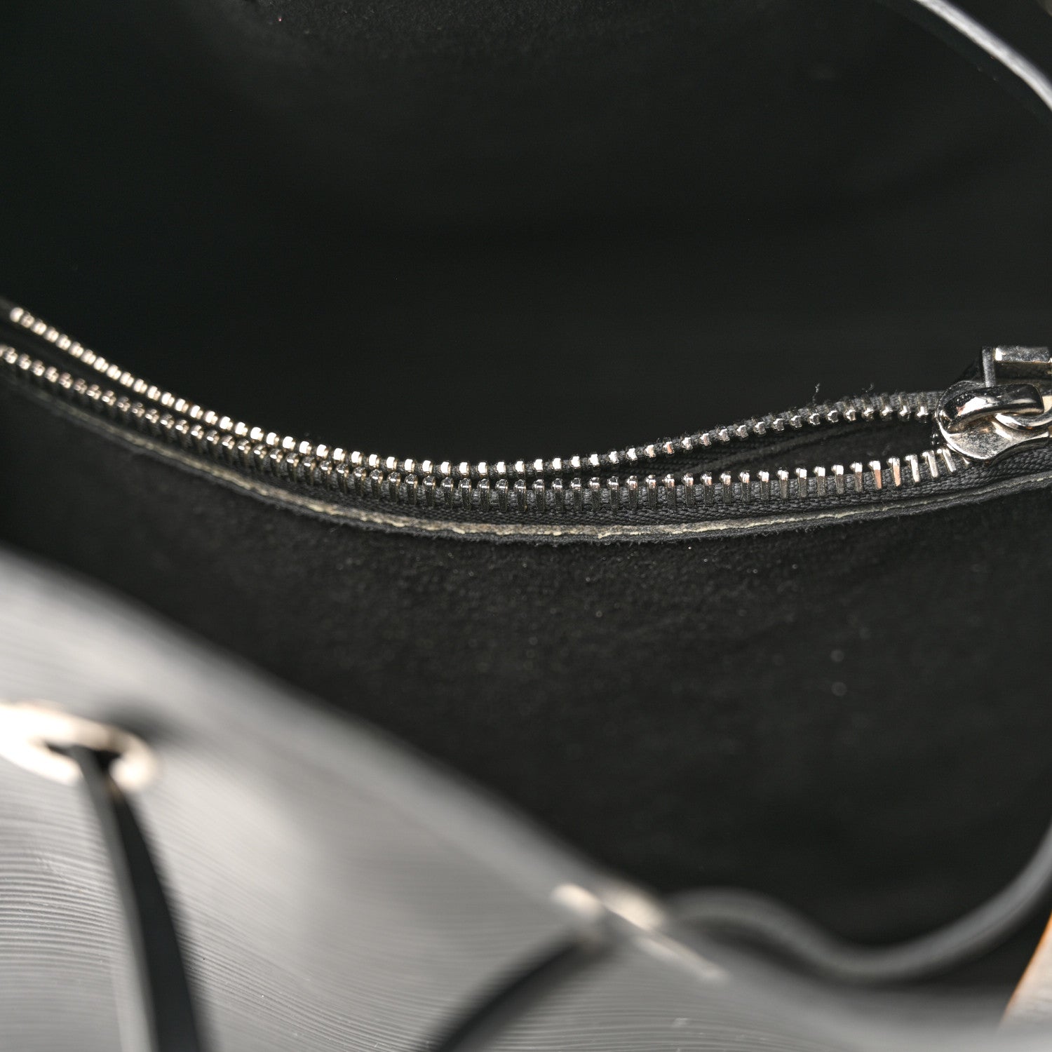 Louis Vuitton Epi Neonoe Black 18 of 18
