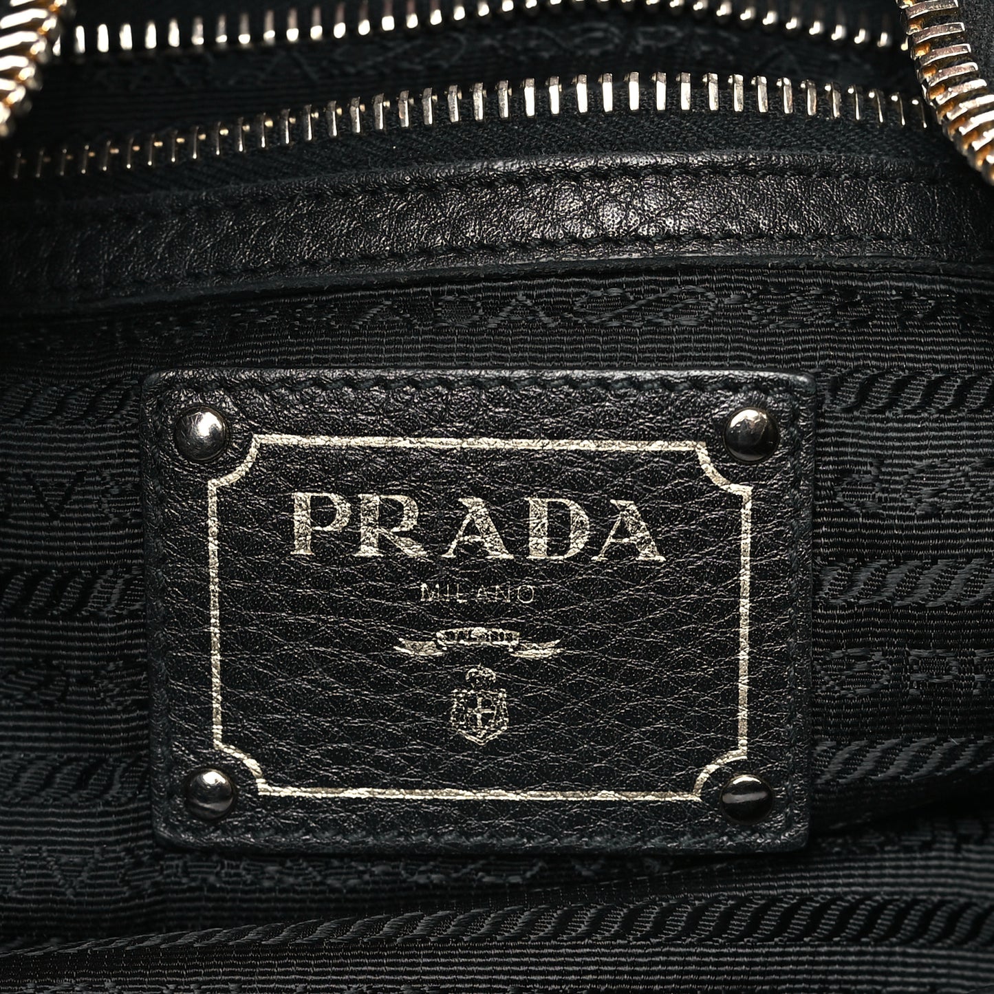 Vitello Daino Hobo Black