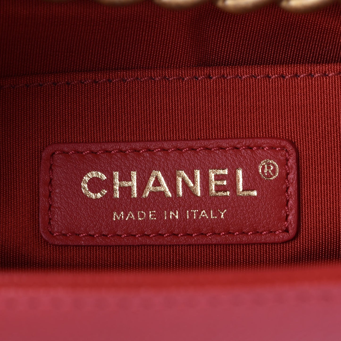 Caviar Chevron Quilted Medium Boy Flap Red