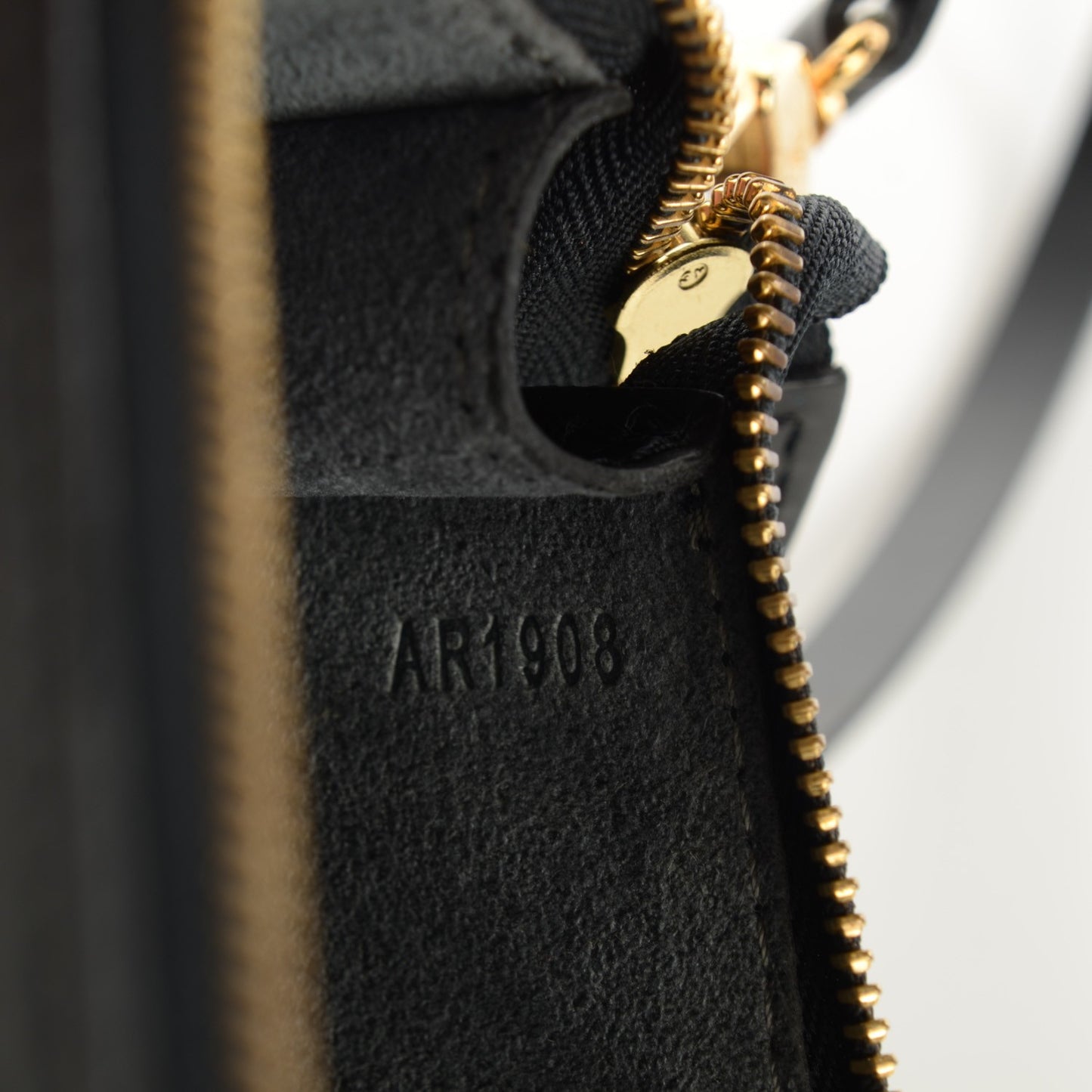 Epi Pochette Accessories 24 Black