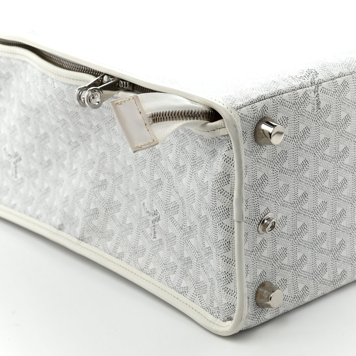 Goyardine Caravelle 50 Folding Suitcase White