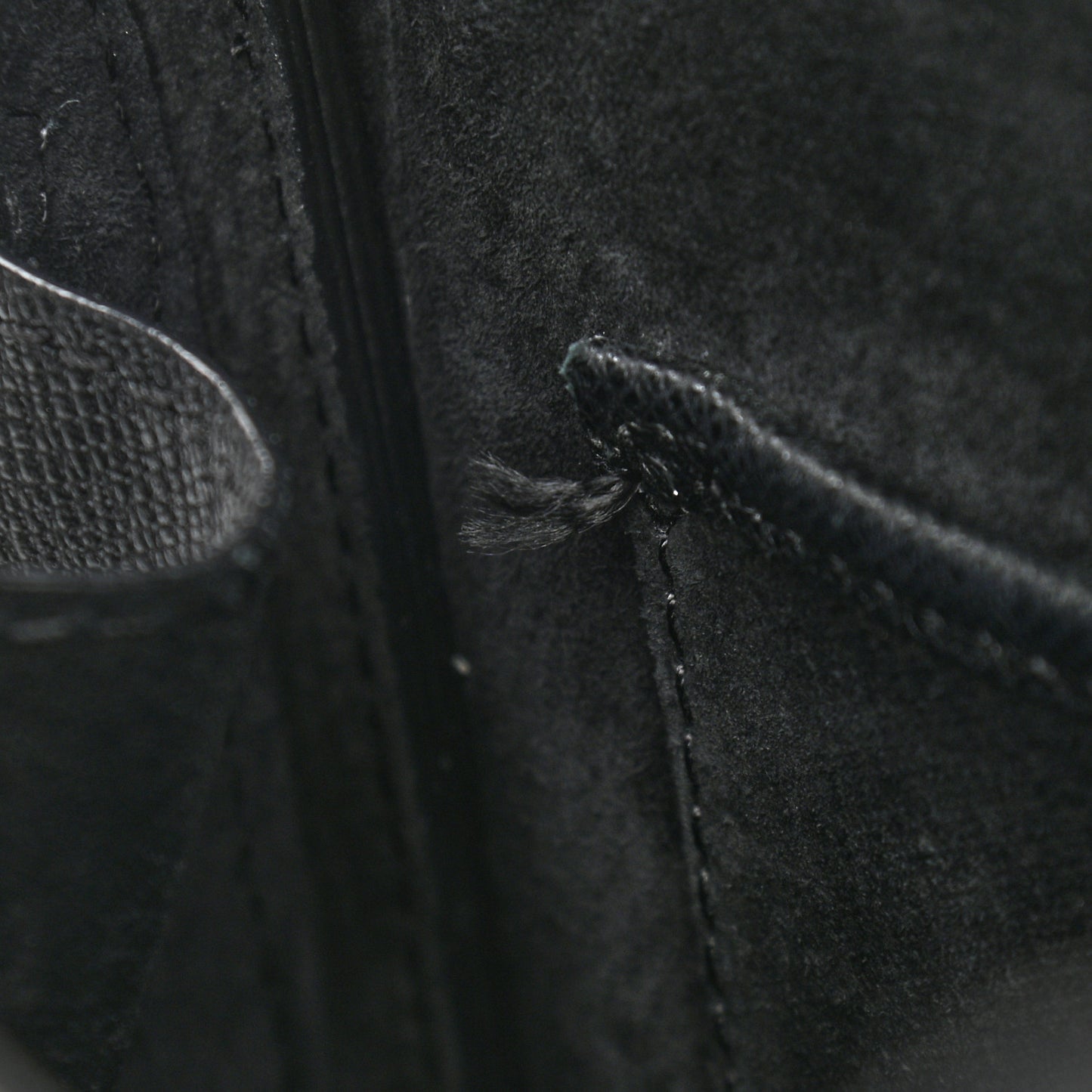 Grained Calfskin Small Heroine Black