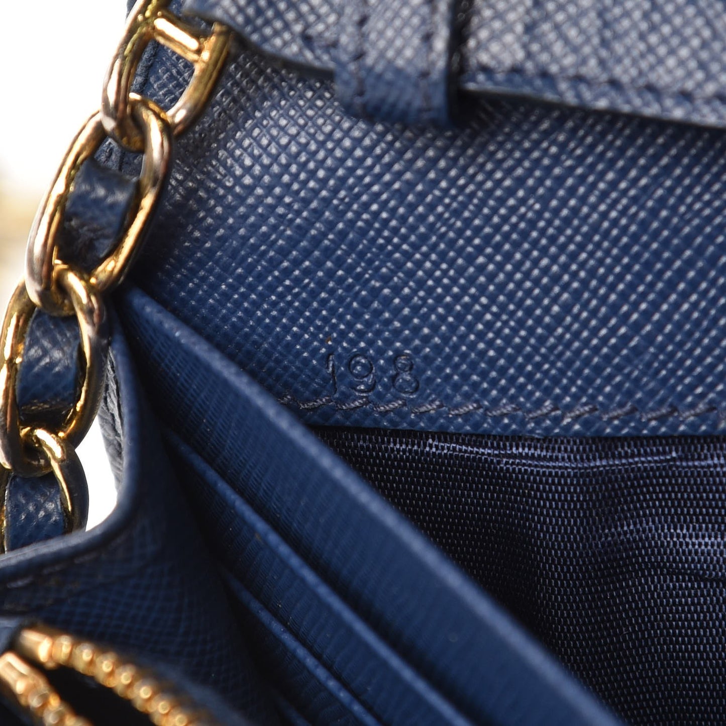 Saffiano Metal Oro Chain Wallet Bleuette