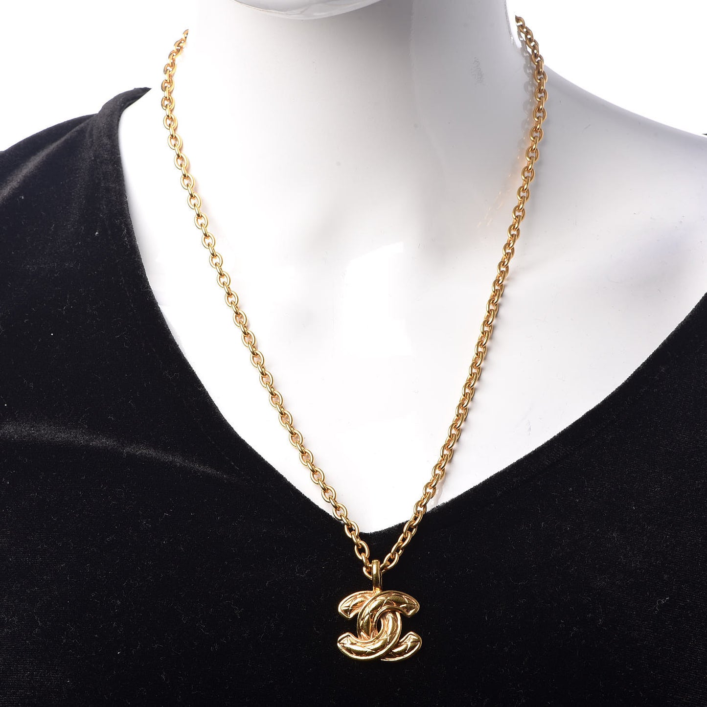 Quilted CC Necklace Gold