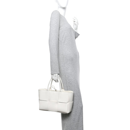 Bottega Veneta Grained Calfskin Maxi Intrecciato Small Arco Tote White 2 of 12