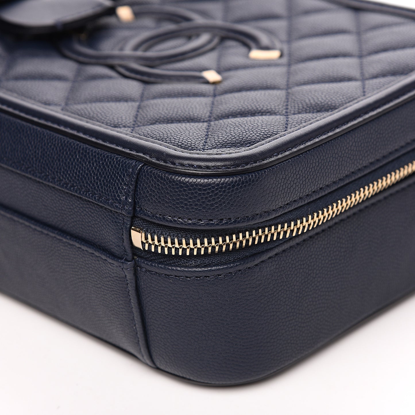 Caviar Quilted Medium CC Filigree Vanity Case Navy