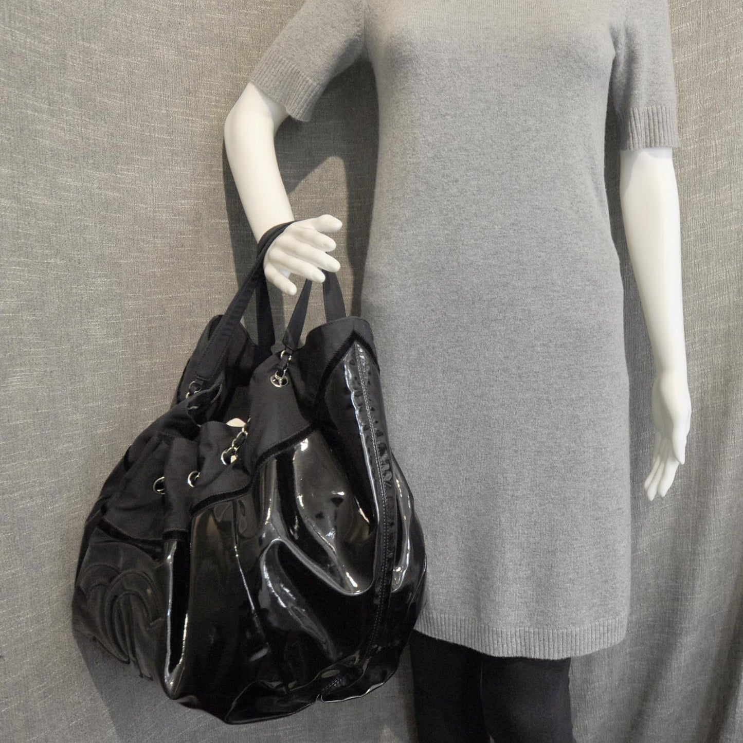 Vinyl Stretch Spirit Large Cabas Tote Black
