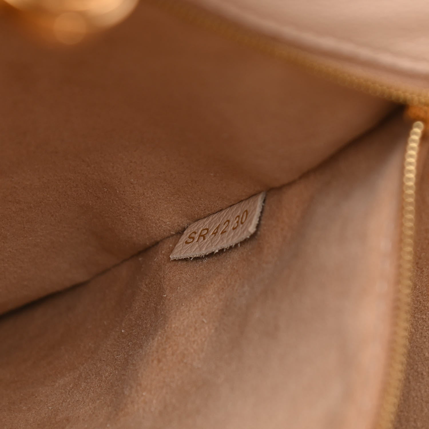 Louis Vuitton Calfskin Monogram Tufting On My Side Galet 8 of 11