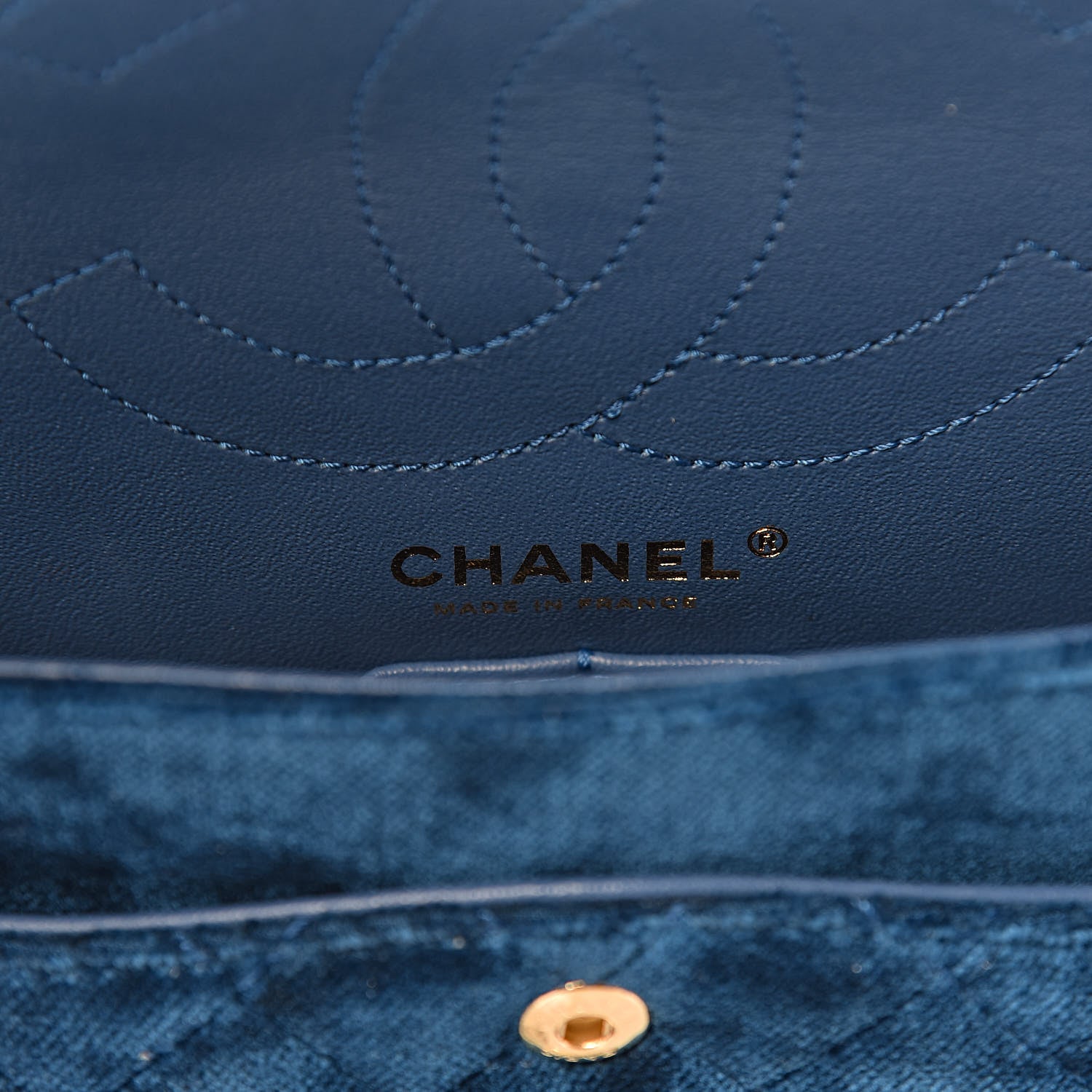Chanel Velvet Quilted 2.55 Reissue 225 Flap Blue 6 of 10
