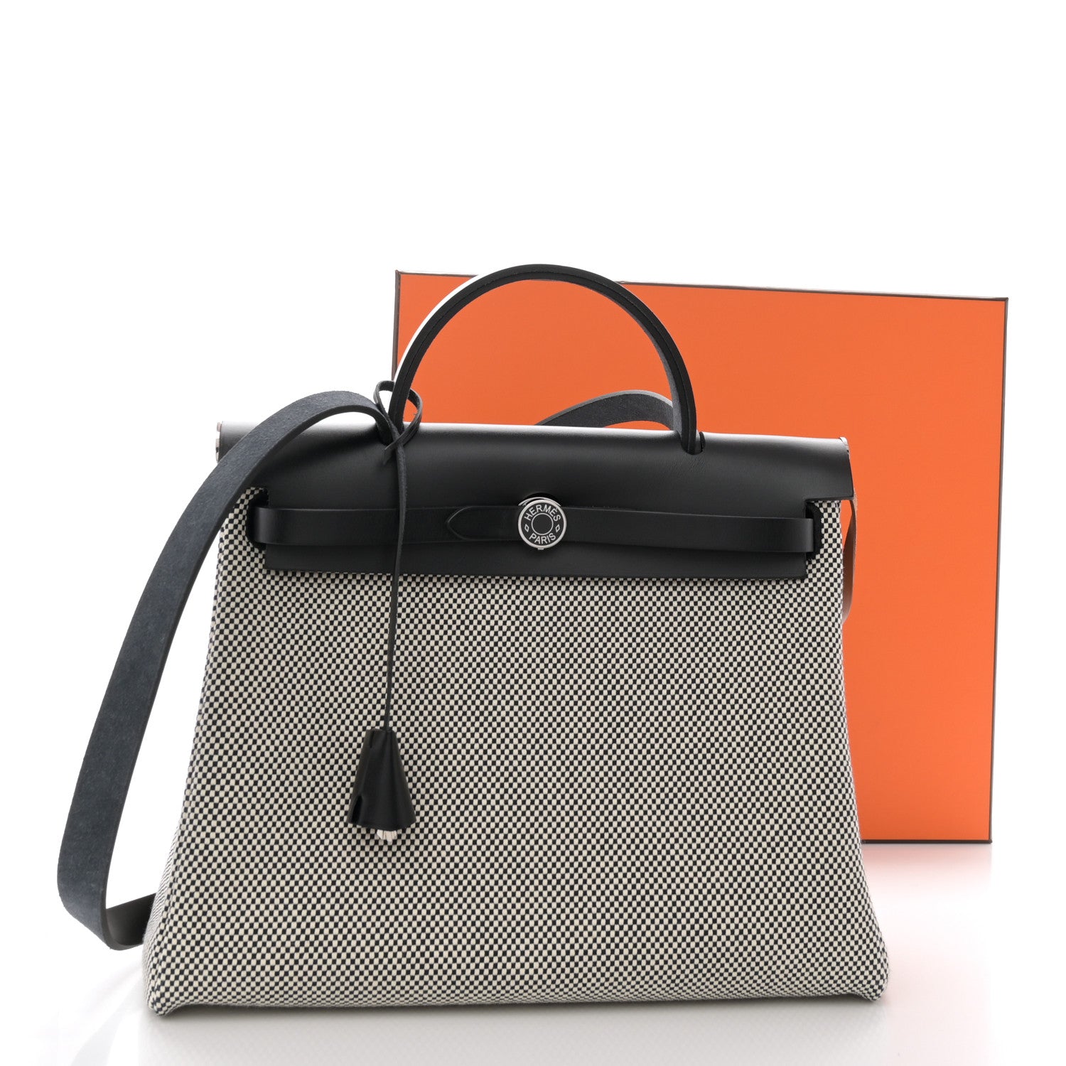 Hermes Vache Hunter Criss Viking Laque Horseshoe Herbag Zip Retourne 31 PM Ecru Black 12 of 12
