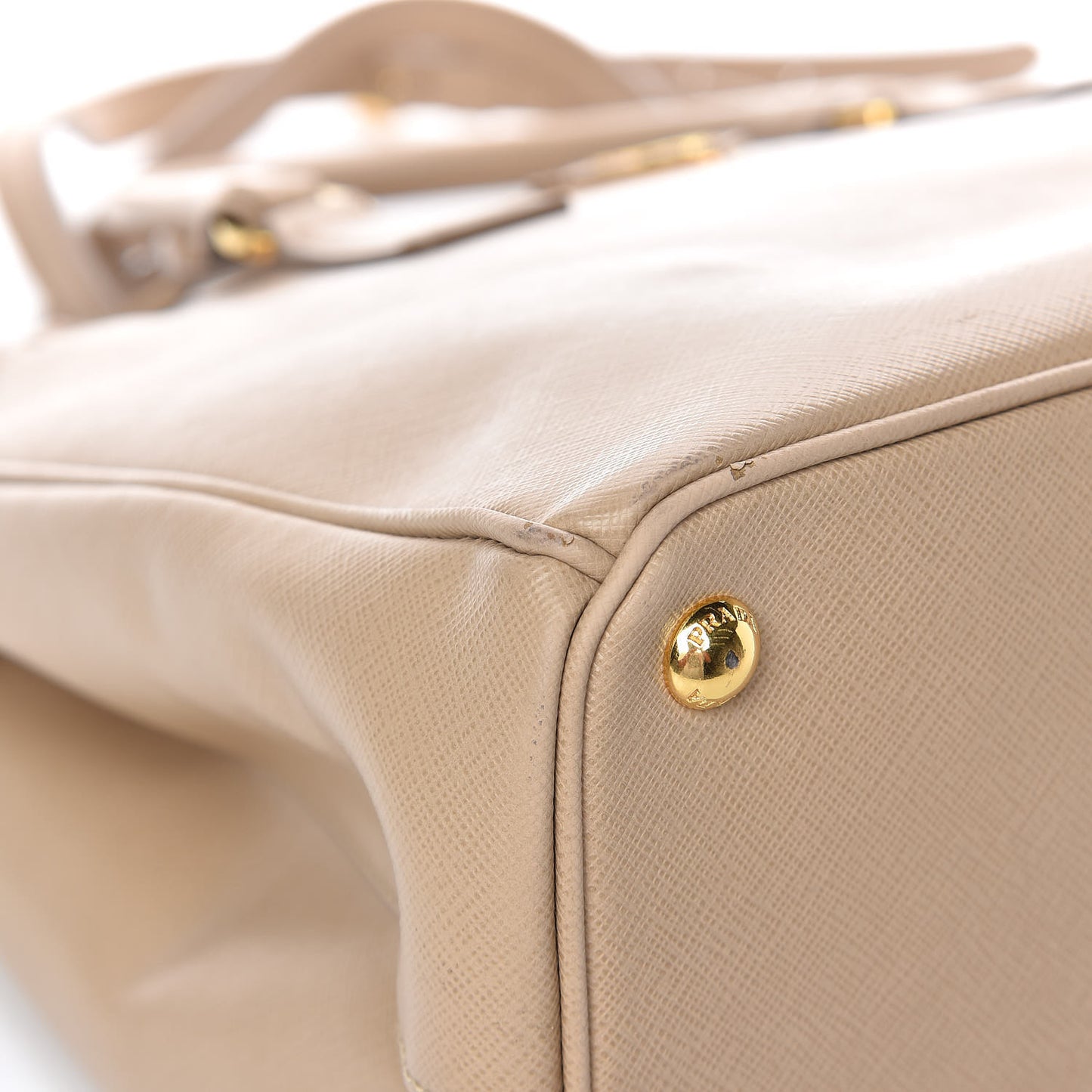 Saffiano Medium Galleria Double Zip Tote Sabbia