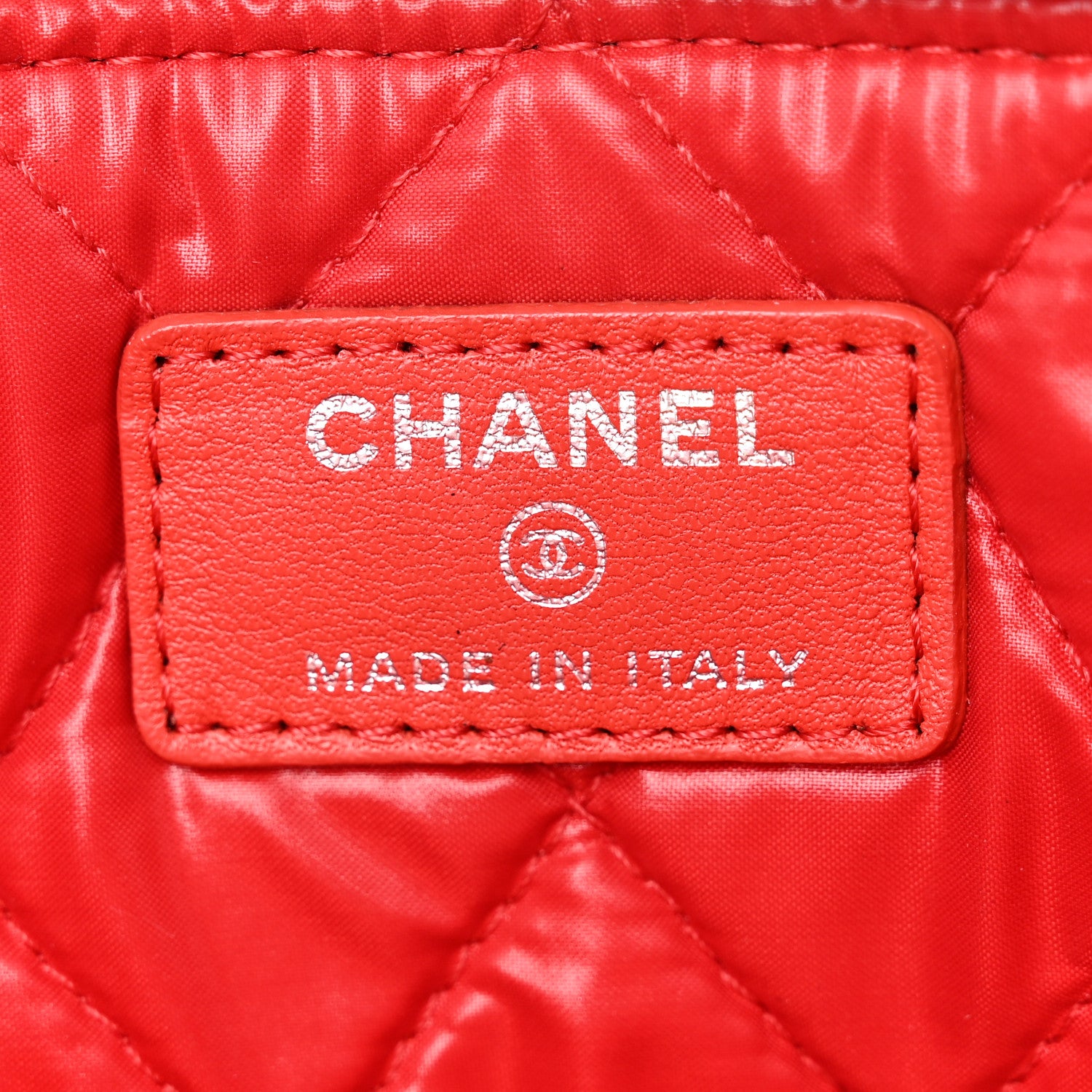 Chanel Patent Calfskin Quilted Valentine Hearts Medium O Cosmetic Case Red 6 of 9
