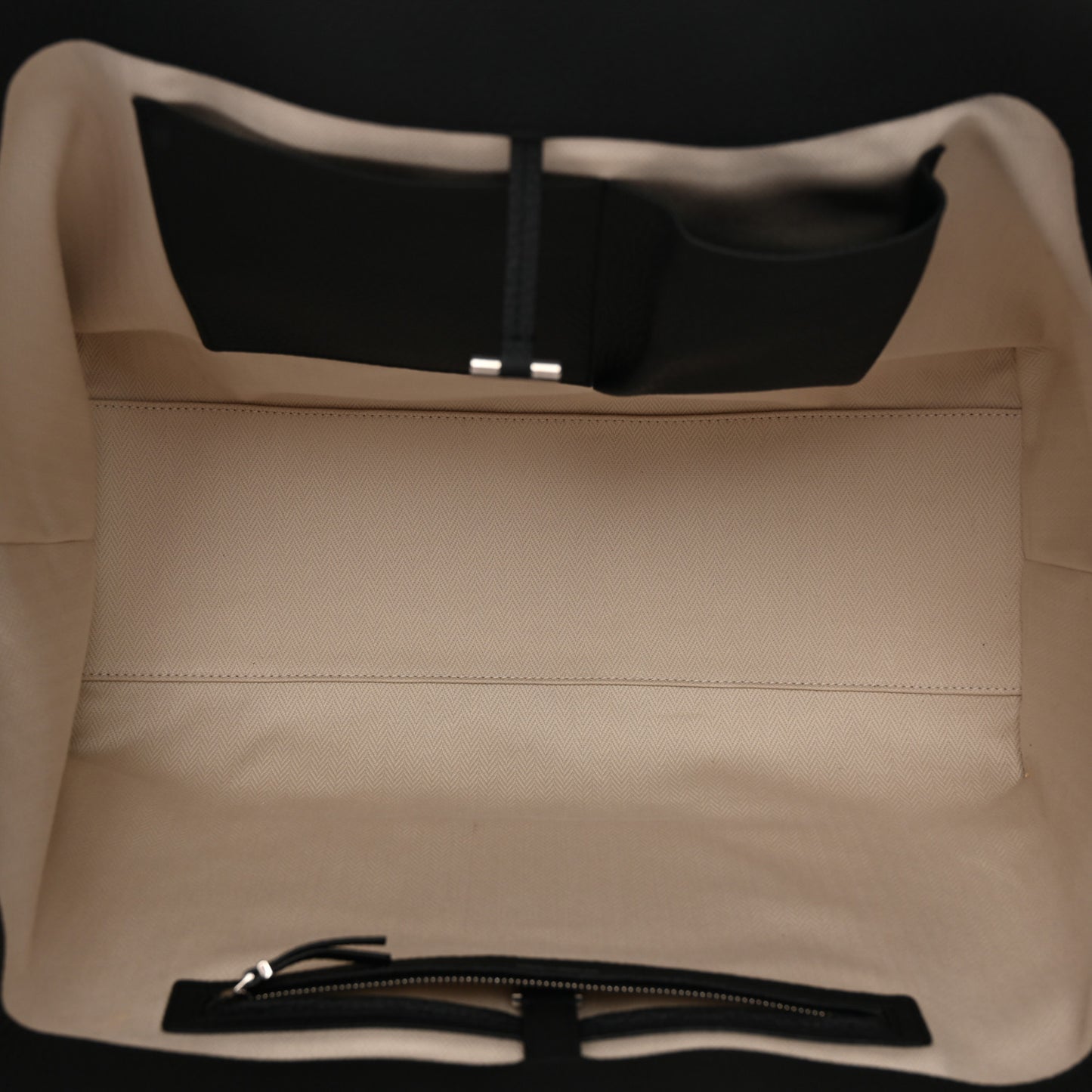 Matte Grained Calfskin Marlo 17 Black